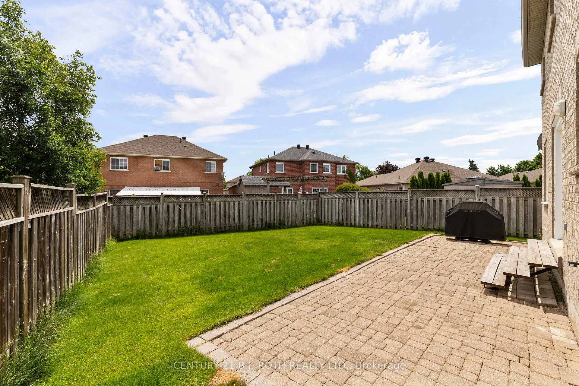 Photo 36 of 31 Emms Drive, Barrie, Holly — HOMEH