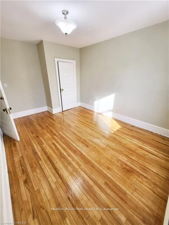 Photo 31 of Unit front, 406 Algonquin Avenue, North Bay, Central — HOMEH