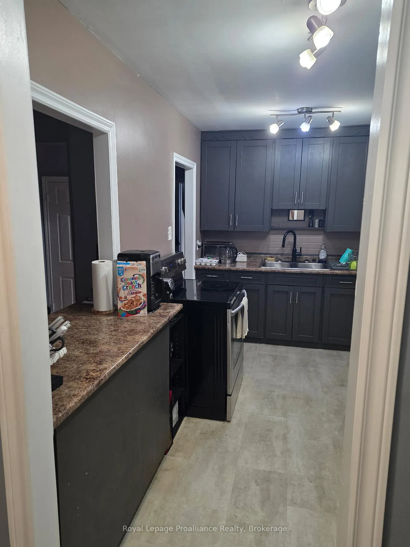Photo 3 of 42 Kerr Crescent, Quinte West, Trenton Ward — HOMEH