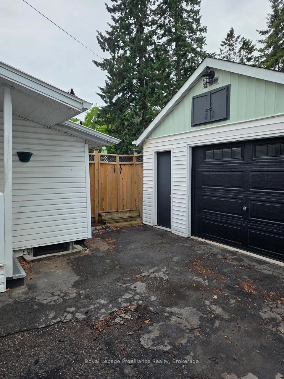 Photo 9 of 42 Kerr Crescent, Quinte West, Trenton Ward — HOMEH