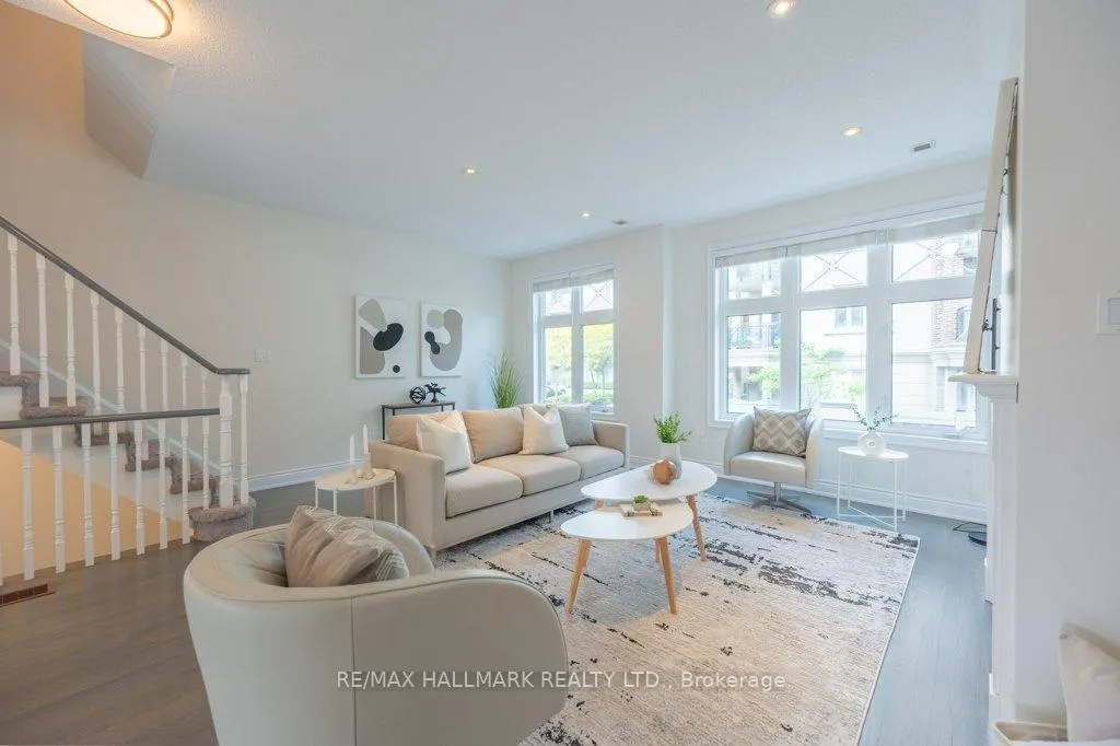 Photo 9 of 3 Chimes Lane, Etobicoke, Stonegate-Queensway — HOMEH