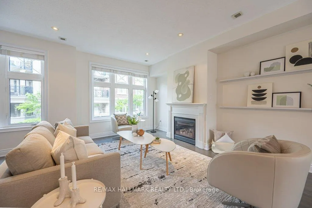 Photo 10 of 3 Chimes Lane, Etobicoke, Stonegate-Queensway — HOMEH