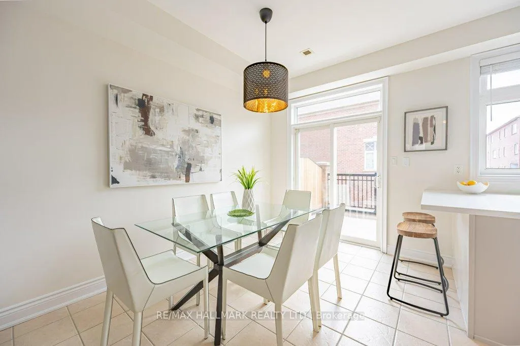 Photo 12 of 3 Chimes Lane, Etobicoke, Stonegate-Queensway — HOMEH