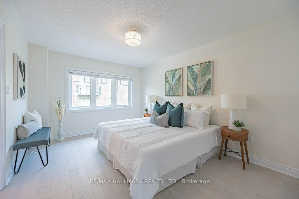 Photo 20 of 3 Chimes Lane, Etobicoke, Stonegate-Queensway — HOMEH