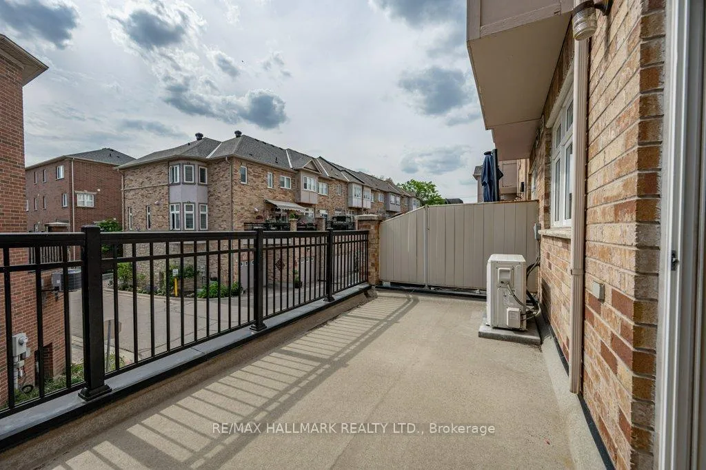 Photo 27 of 3 Chimes Lane, Etobicoke, Stonegate-Queensway — HOMEH