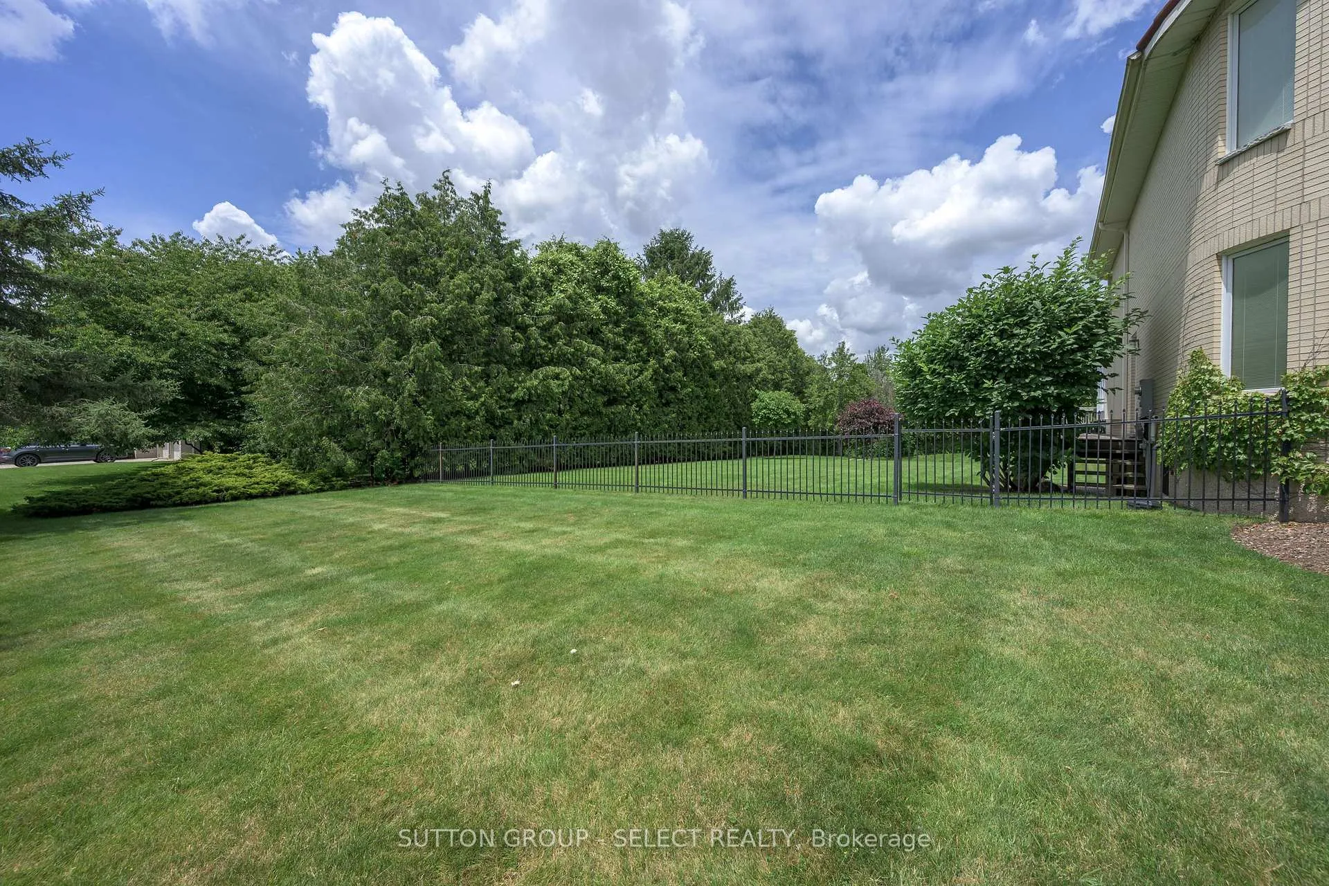 Photo 44 of 719 Franklinway Crescent, London, North A — HOMEH