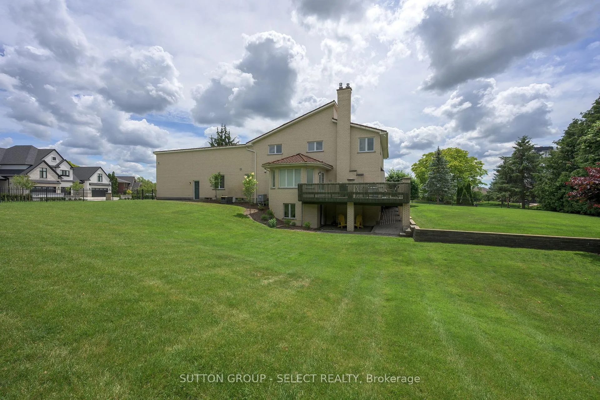 Photo 47 of 719 Franklinway Crescent, London, North A — HOMEH