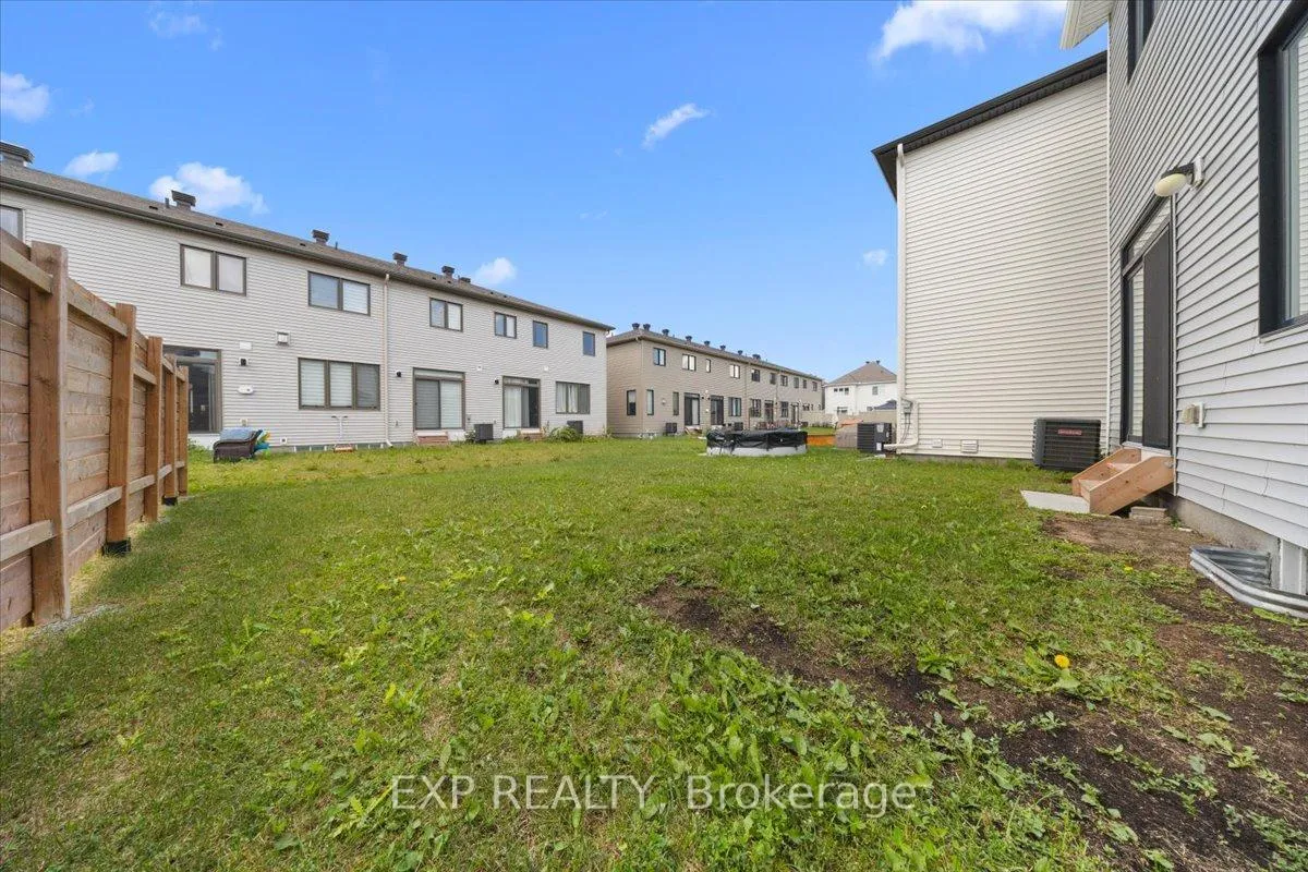 Photo 34 of 199 Yearling Circle, Ottawa, Goulbourn Twp From Franktown Rd/South To Rideau — HOMEH