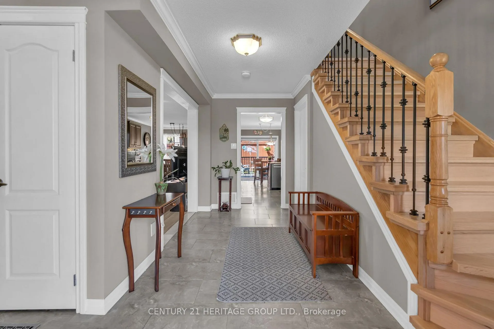 Photo 7 of 73 Stollar Boulevard, Barrie, Little Lake — HOMEH