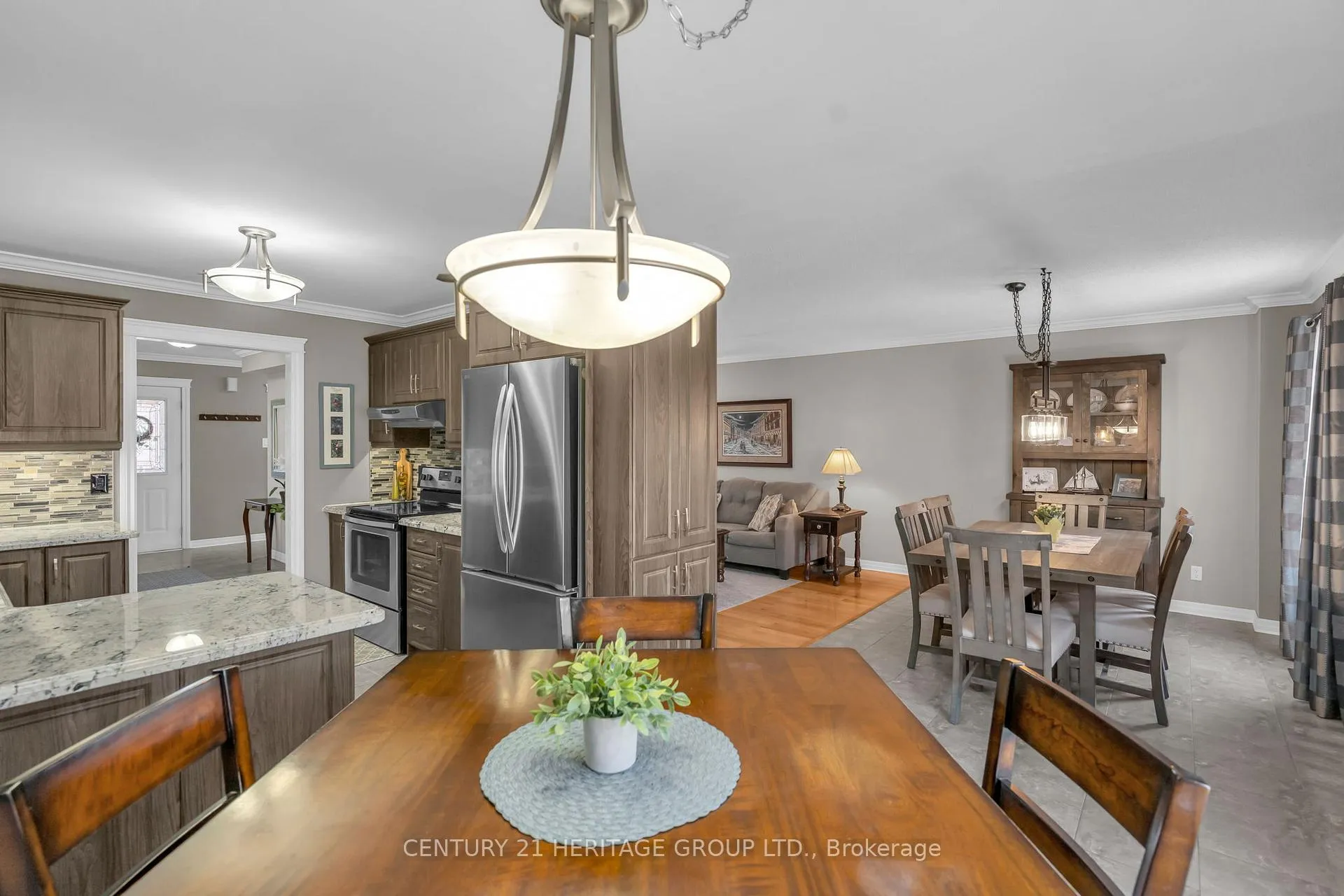 Photo 22 of 73 Stollar Boulevard, Barrie, Little Lake — HOMEH