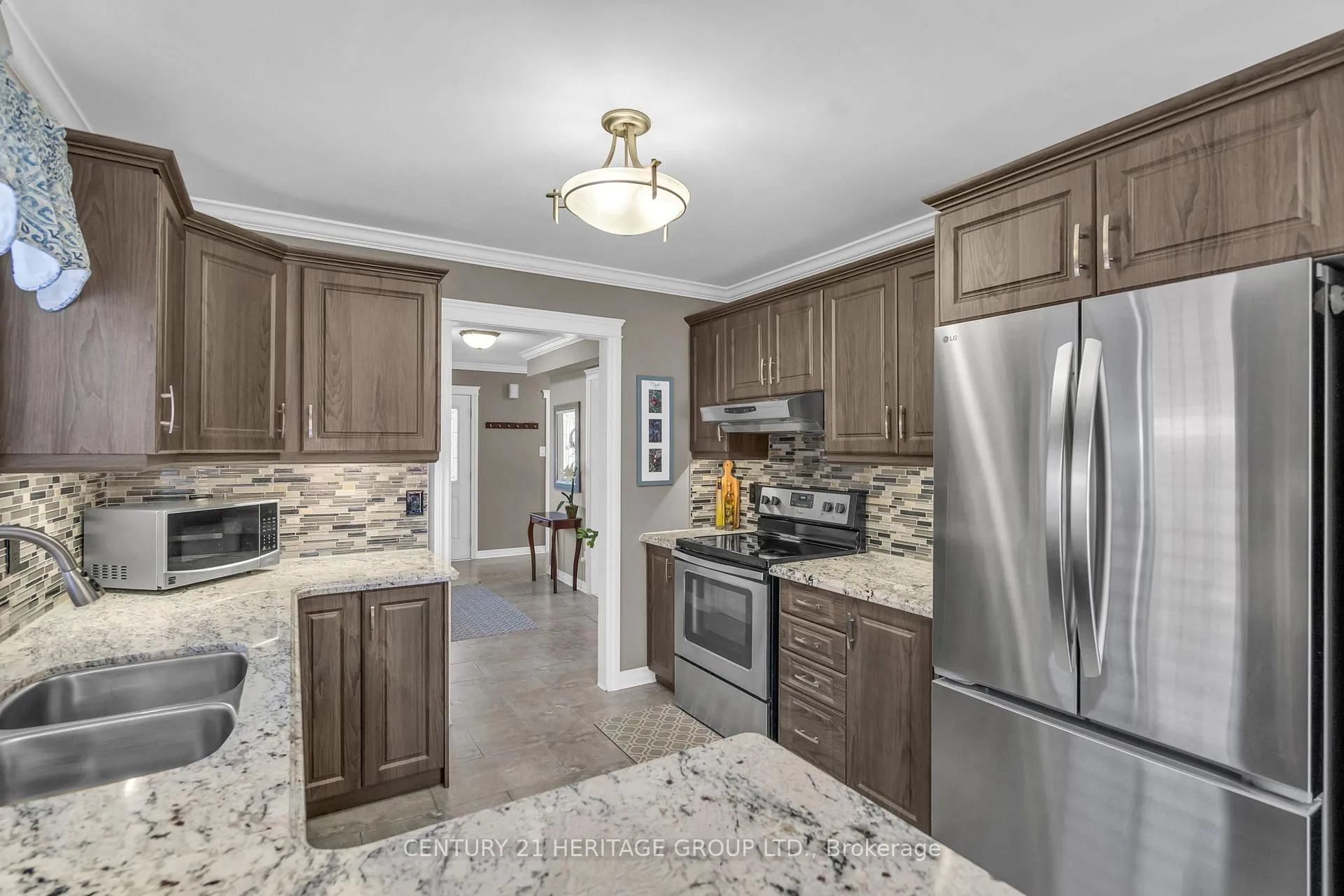 Photo 25 of 73 Stollar Boulevard, Barrie, Little Lake — HOMEH