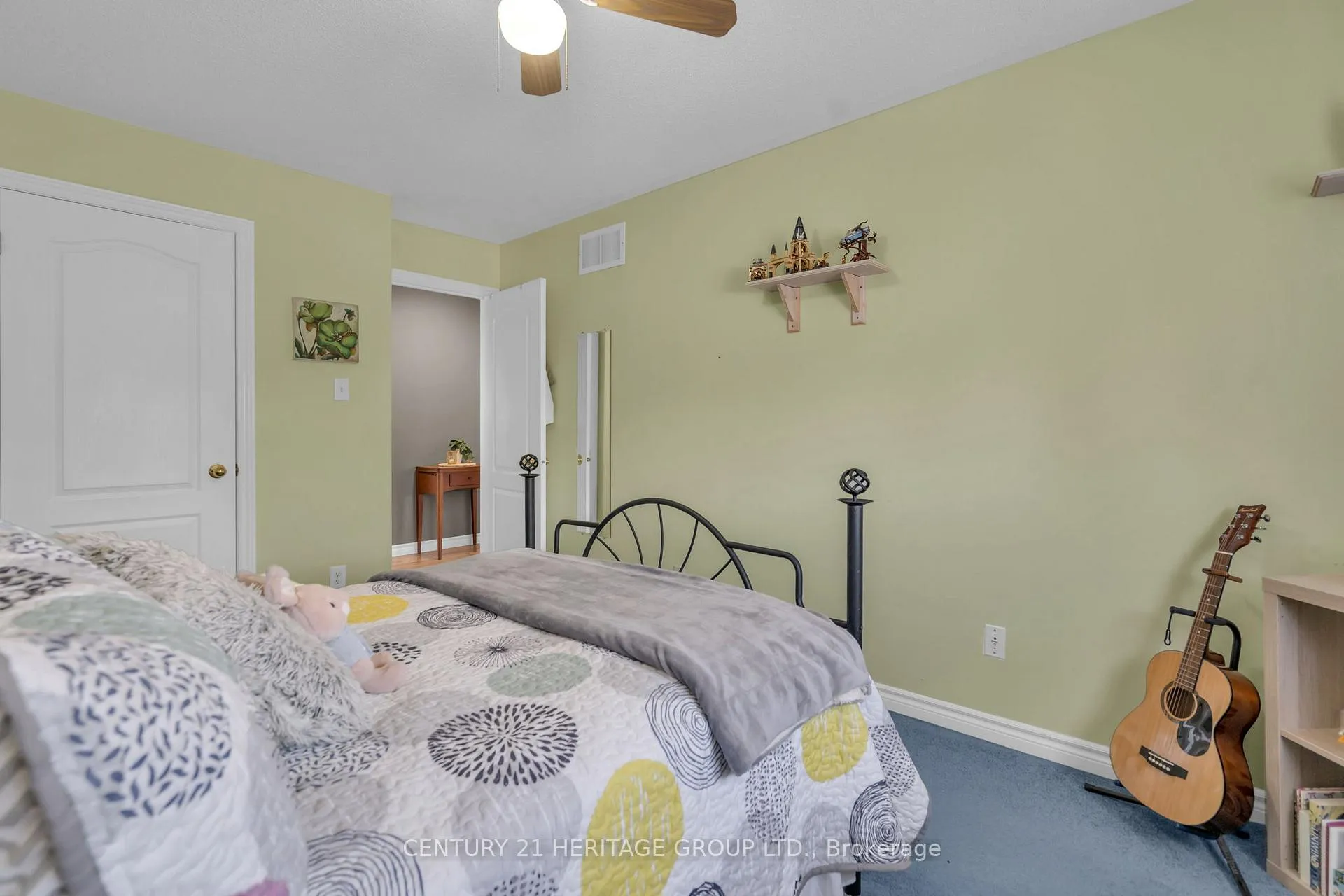 Photo 37 of 73 Stollar Boulevard, Barrie, Little Lake — HOMEH