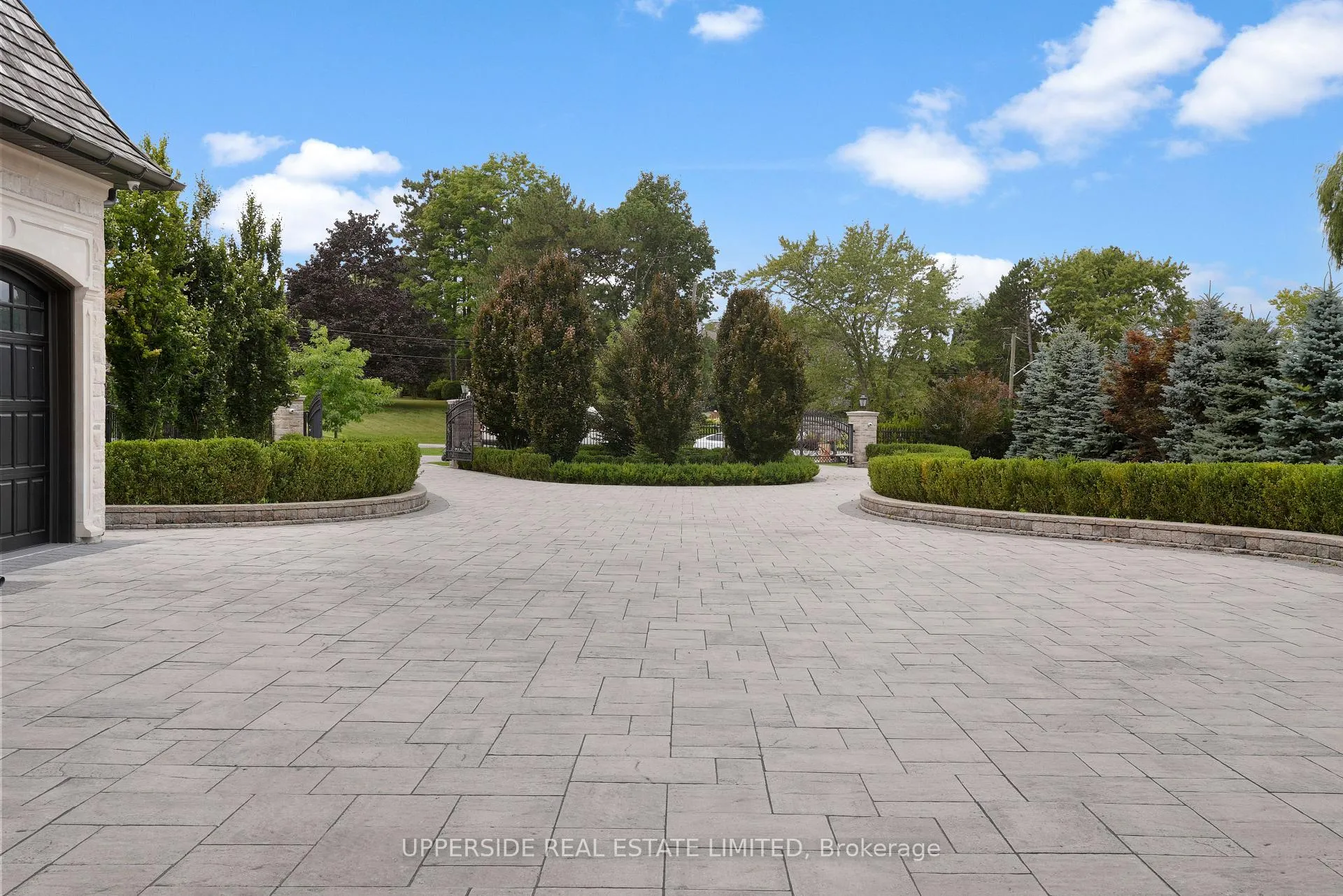 Photo 28 of 29 Riverside Boulevard W, Vaughan, Uplands — HOMEH