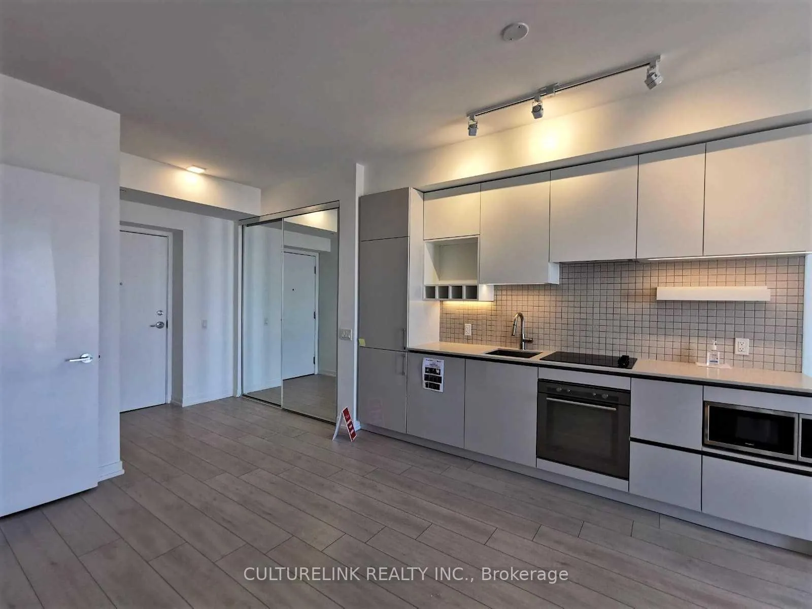 Photo 4 of Unit 5601, 950 Portage Parkway, Vaughan, Vaughan Corporate Centre — HOMEH