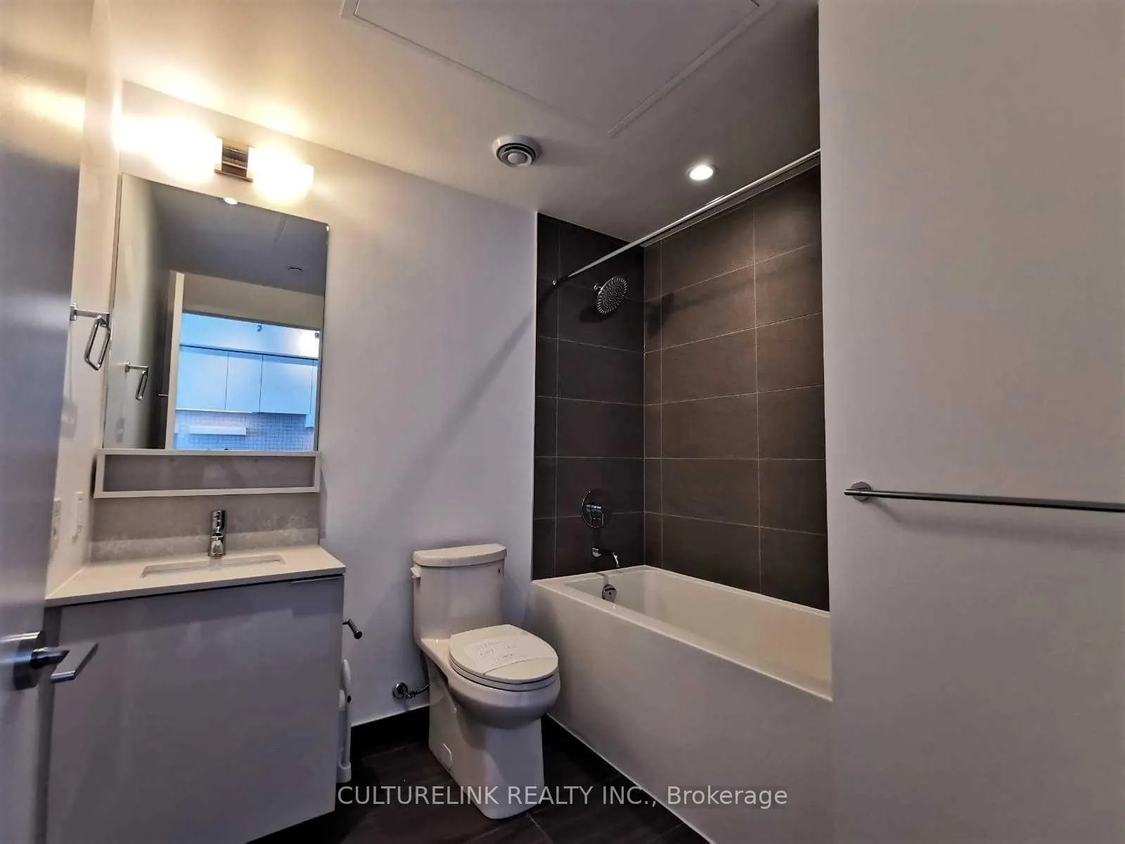 Photo 7 of Unit 5601, 950 Portage Parkway, Vaughan, Vaughan Corporate Centre — HOMEH