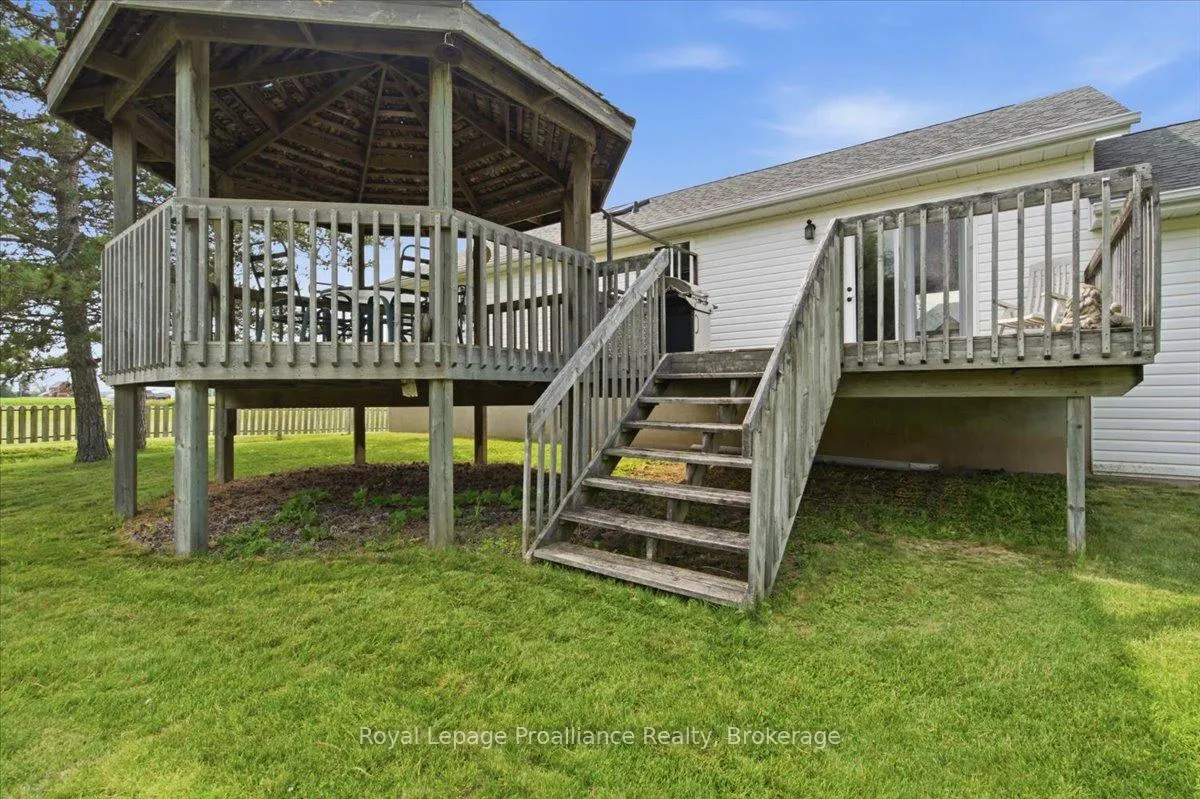 Photo 32 of 1005 Victoria Road, Prince Edward County, Ameliasburg Ward — HOMEH