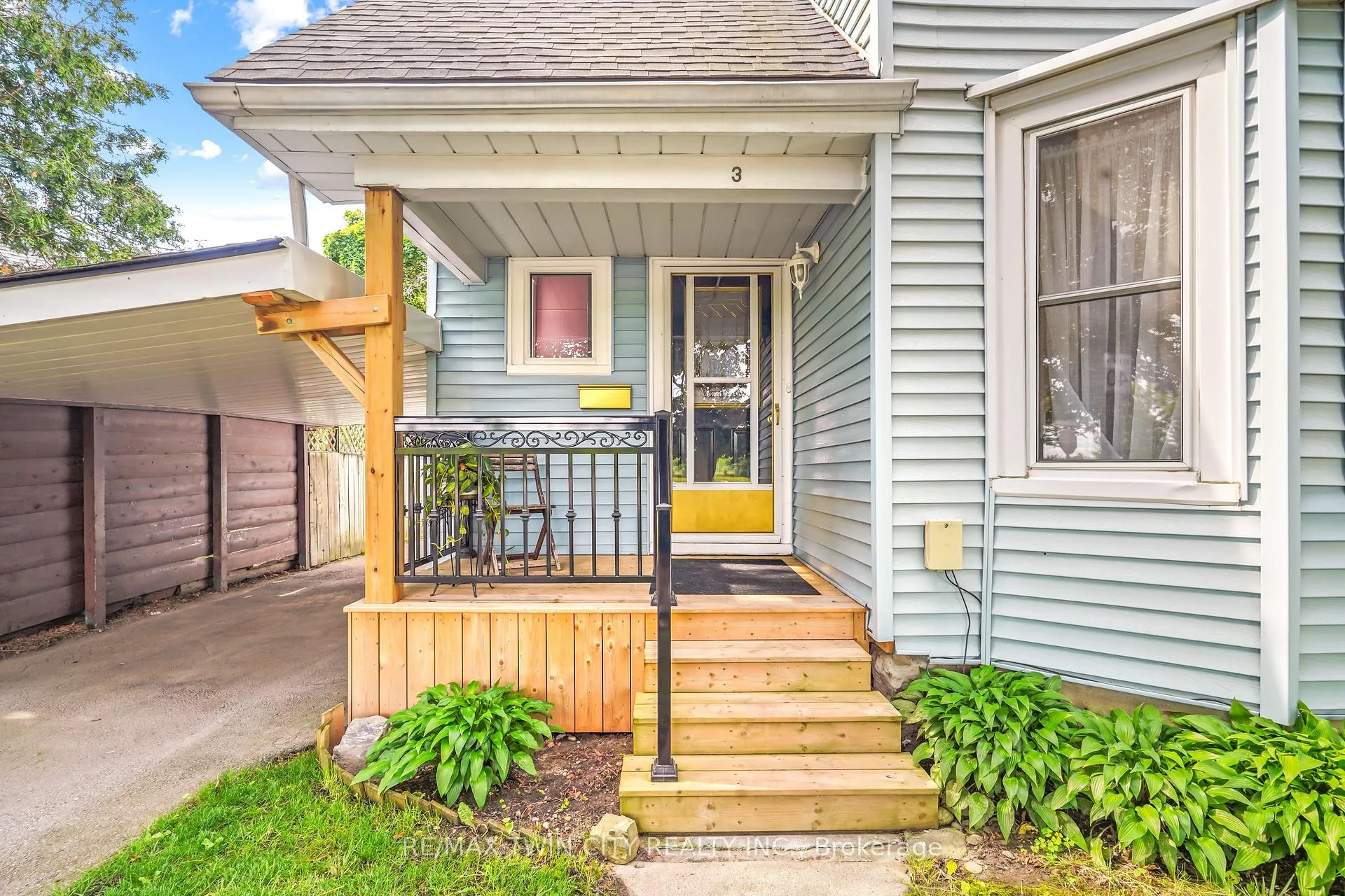 Photo 4 of 3 Brighton Avenue, Brantford, Eagle Place — HOMEH