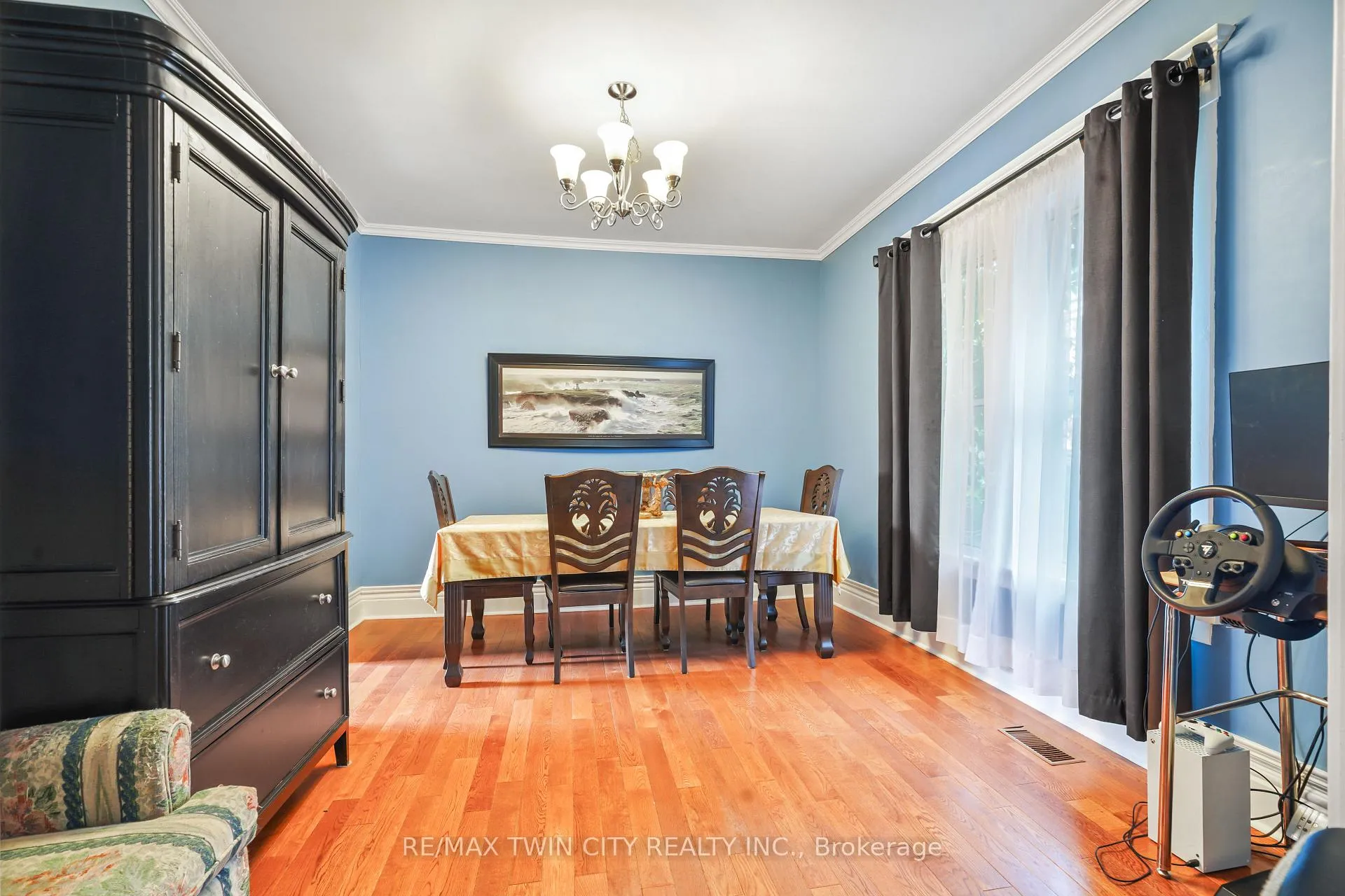 Photo 10 of 3 Brighton Avenue, Brantford, Eagle Place — HOMEH