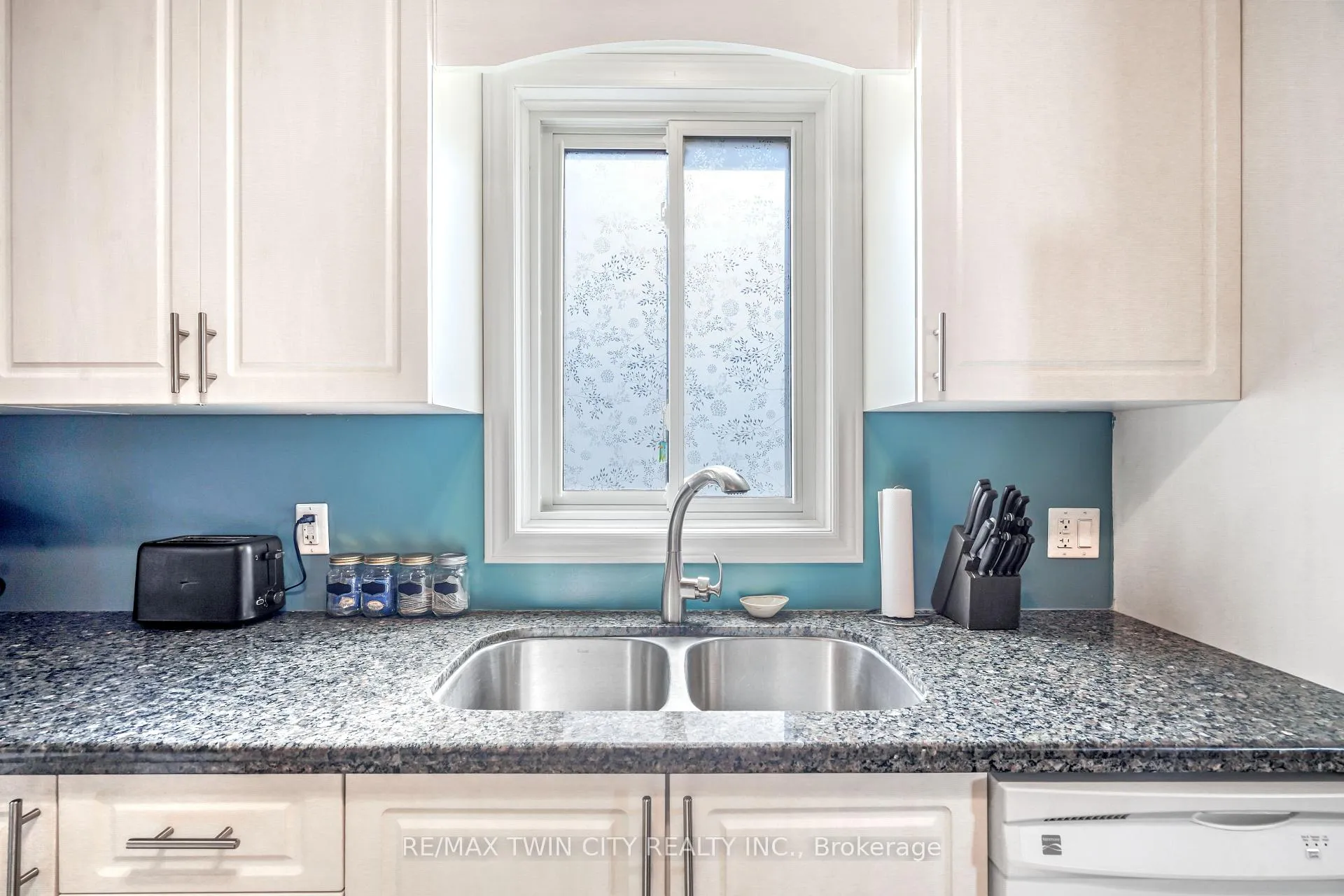 Photo 13 of 3 Brighton Avenue, Brantford, Eagle Place — HOMEH
