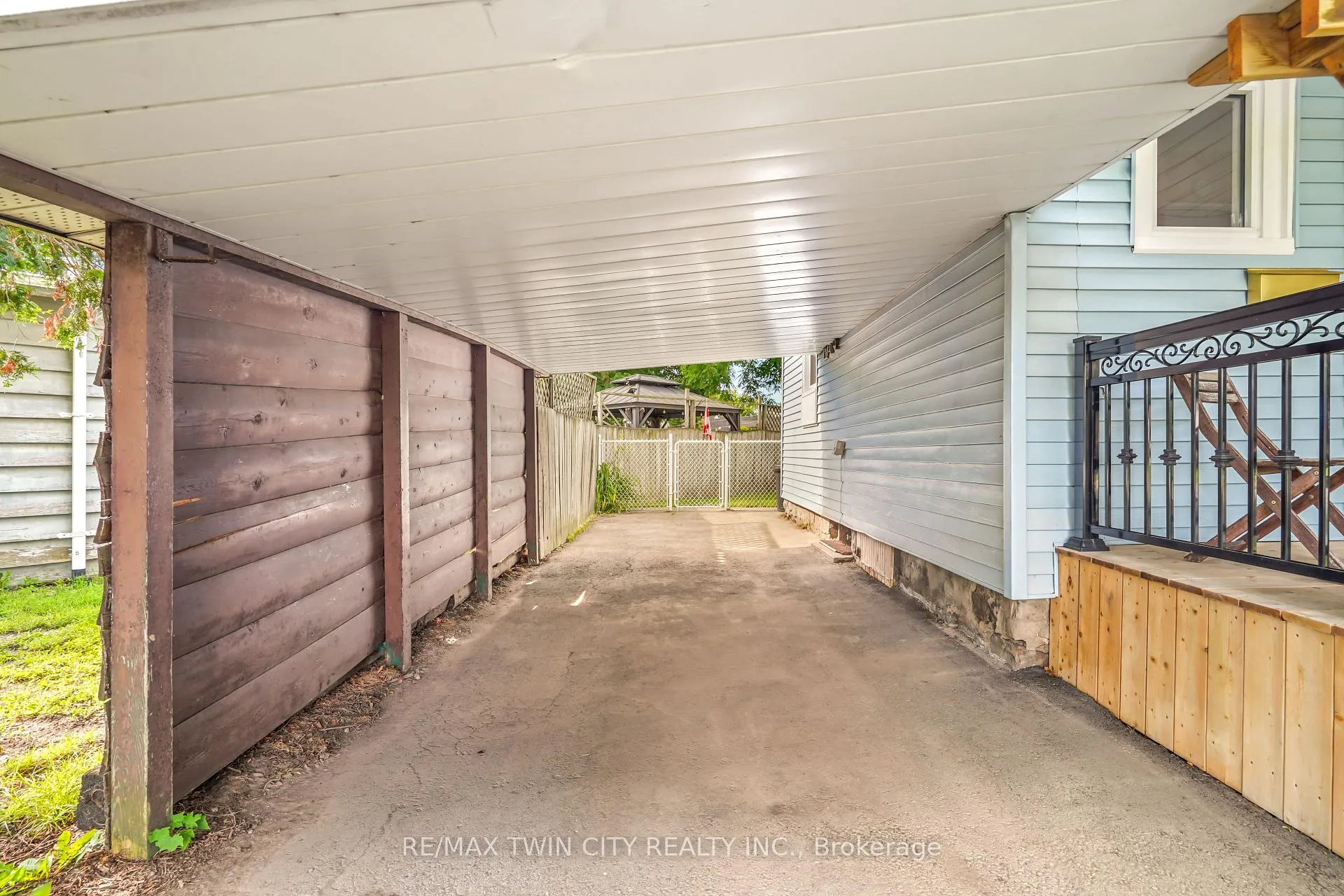Photo 30 of 3 Brighton Avenue, Brantford, Eagle Place — HOMEH