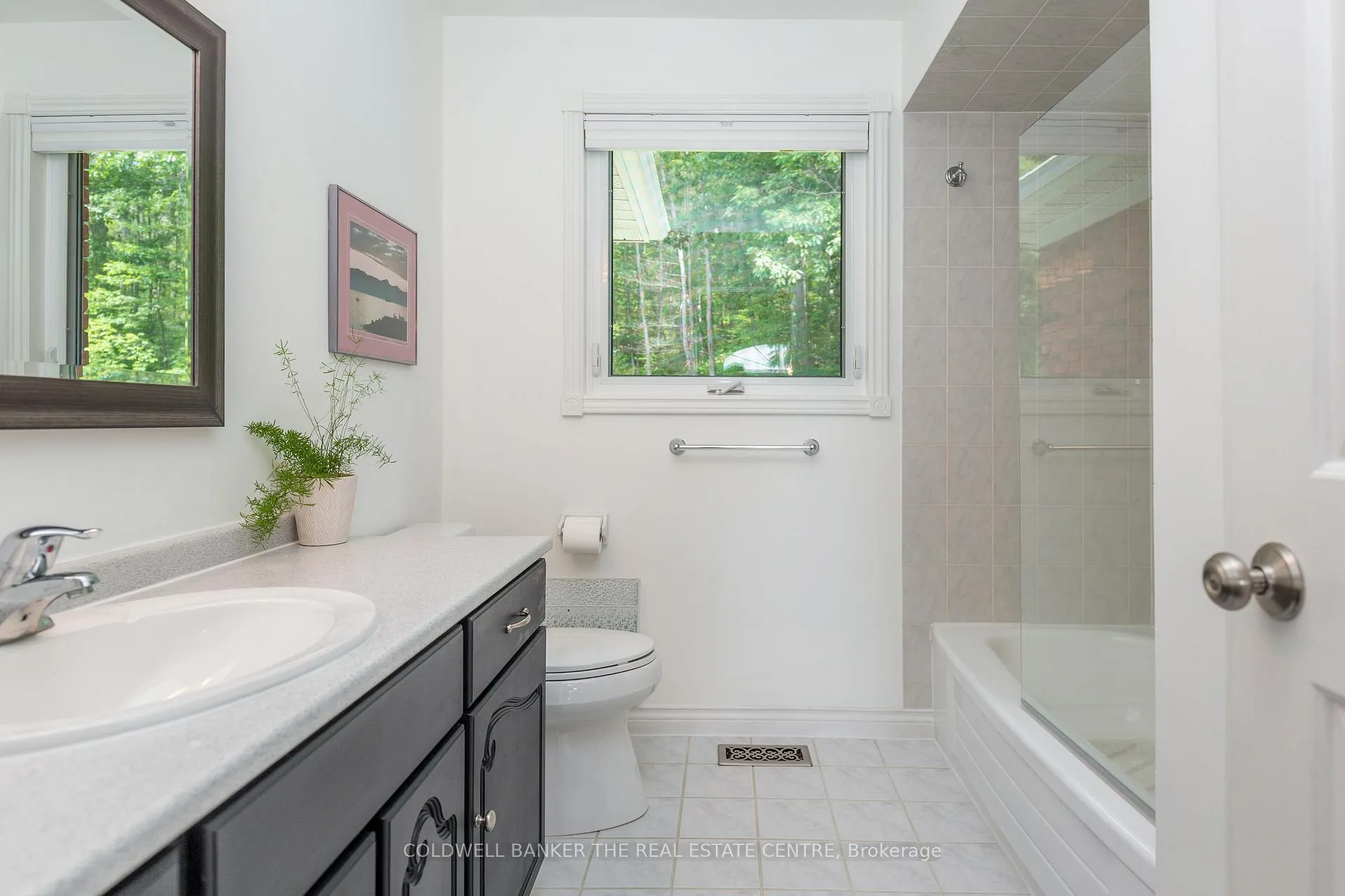 Photo 26 of 12 Idlewood Drive, Springwater, Midhurst — HOMEH
