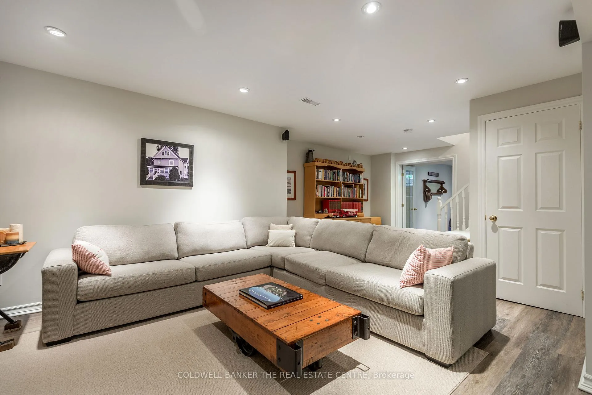 Photo 28 of 12 Idlewood Drive, Springwater, Midhurst — HOMEH