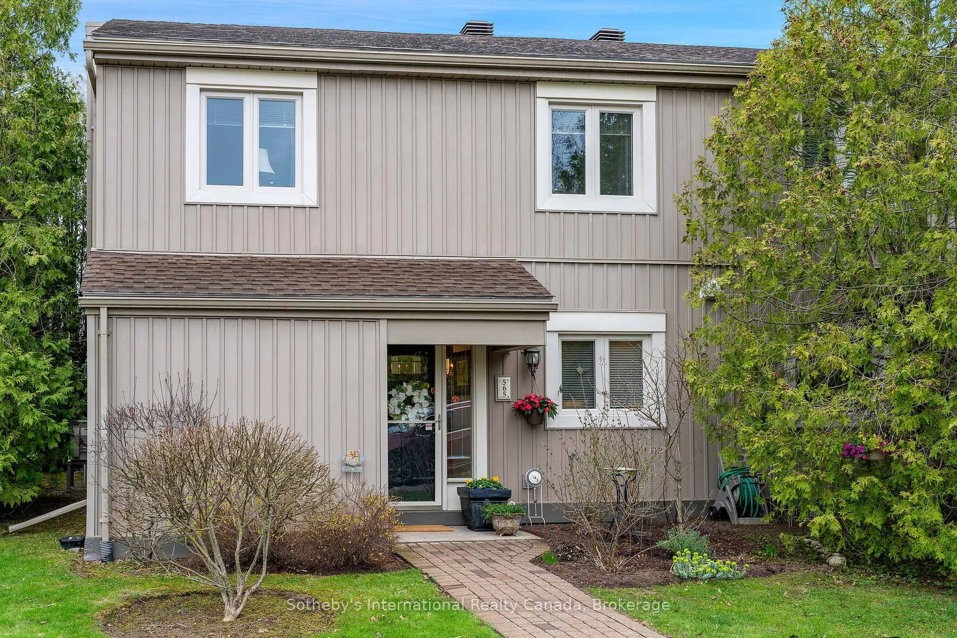 Photo 2 of Unit 5, 565 Oxbow Crescent, Collingwood — HOMEH