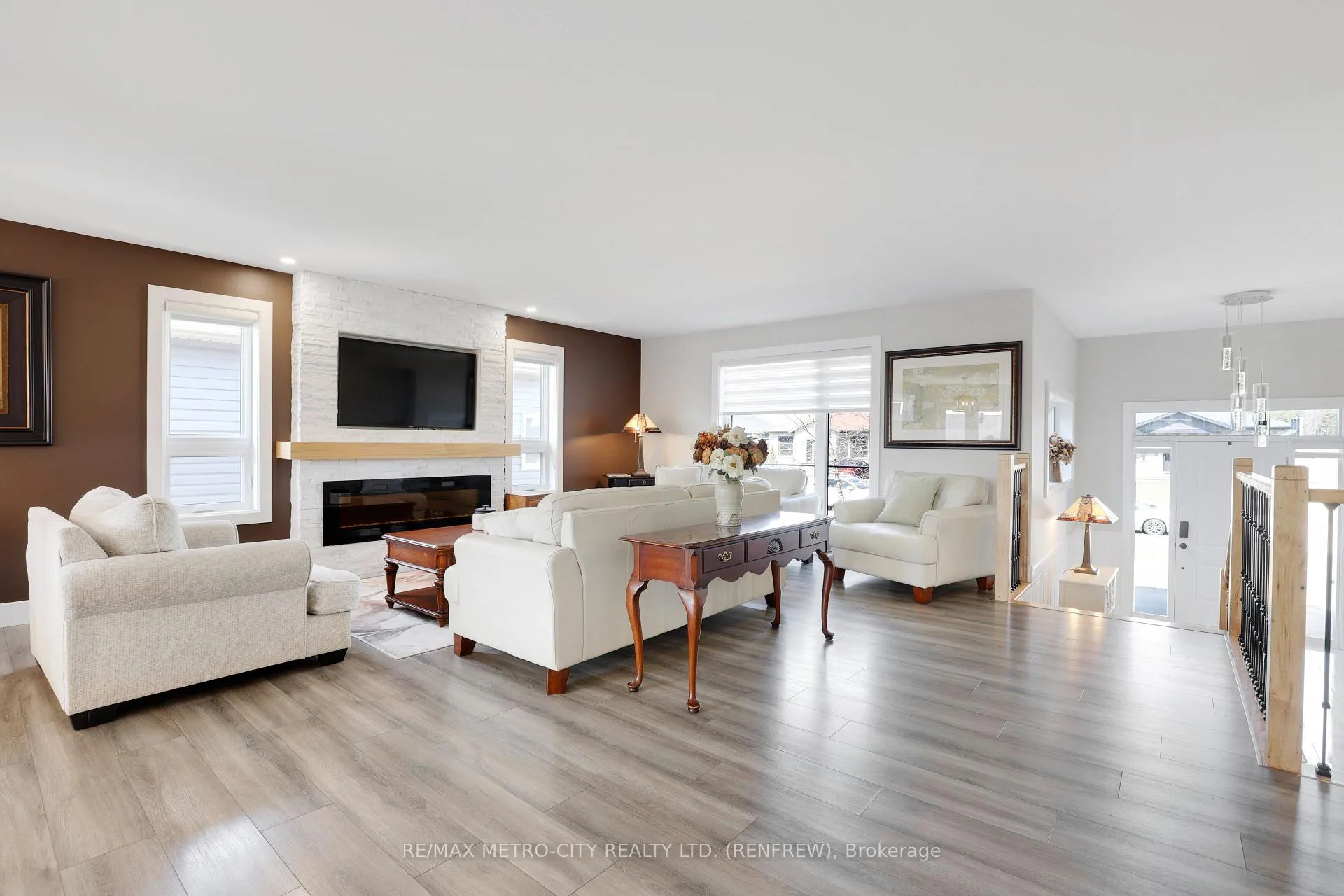 Photo 9 of 65 Noble Crescent, Petawawa, Petawawa — HOMEH