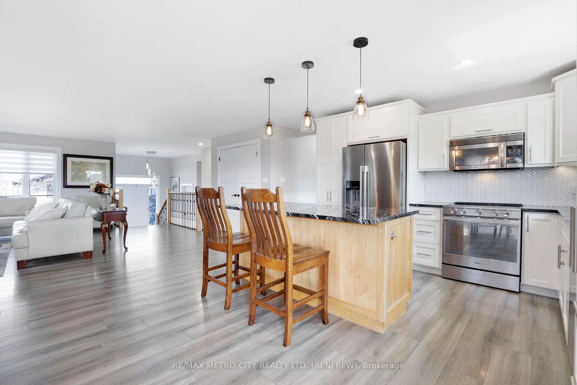 Photo 15 of 65 Noble Crescent, Petawawa, Petawawa — HOMEH
