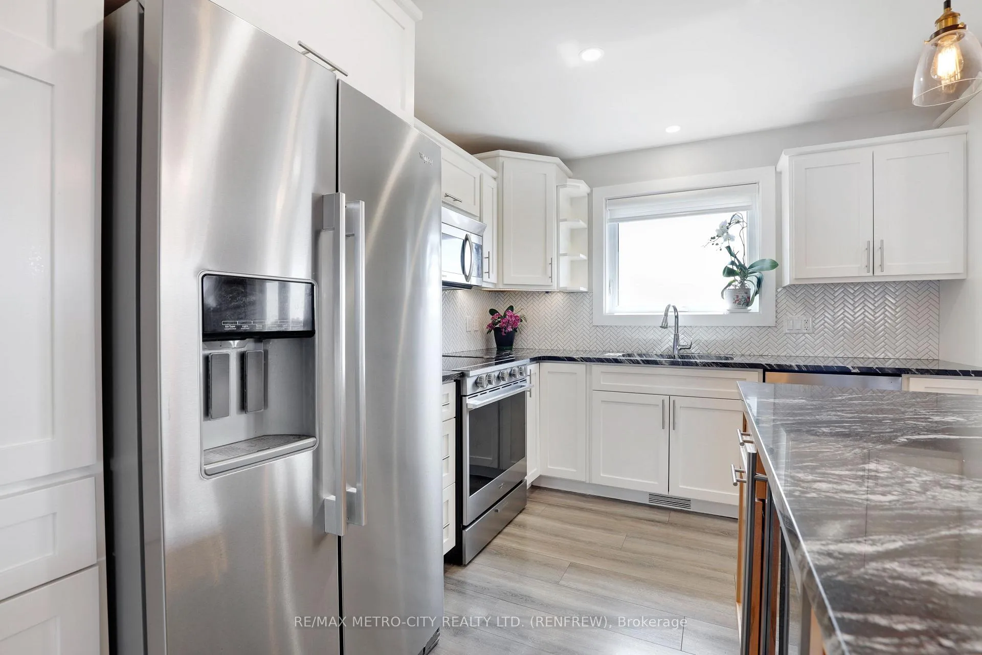 Photo 16 of 65 Noble Crescent, Petawawa, Petawawa — HOMEH