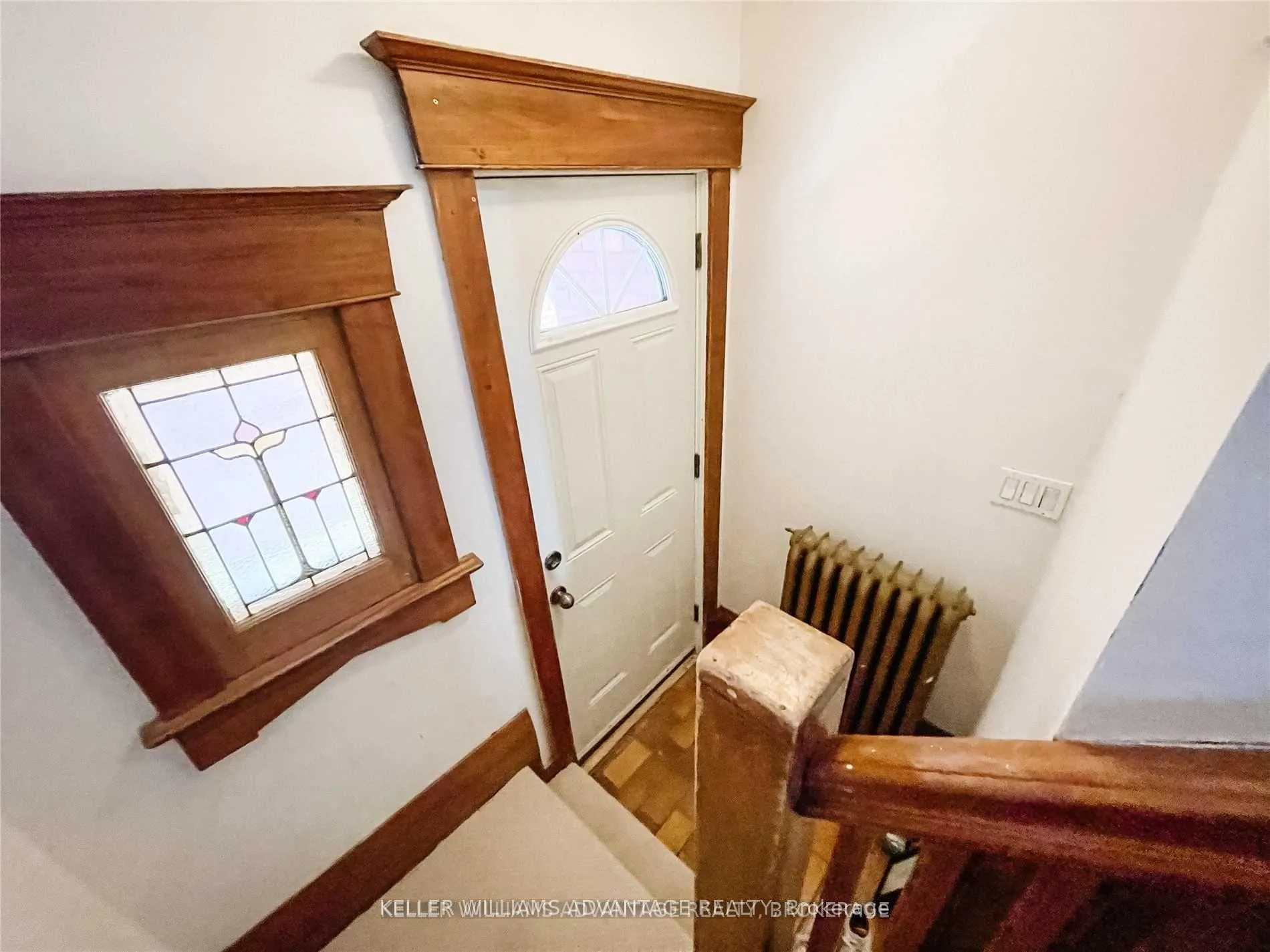 Photo 4 of Unit #Upper, 98 Woodycrest Avenue, Toronto, Danforth Village-East York — HOMEH