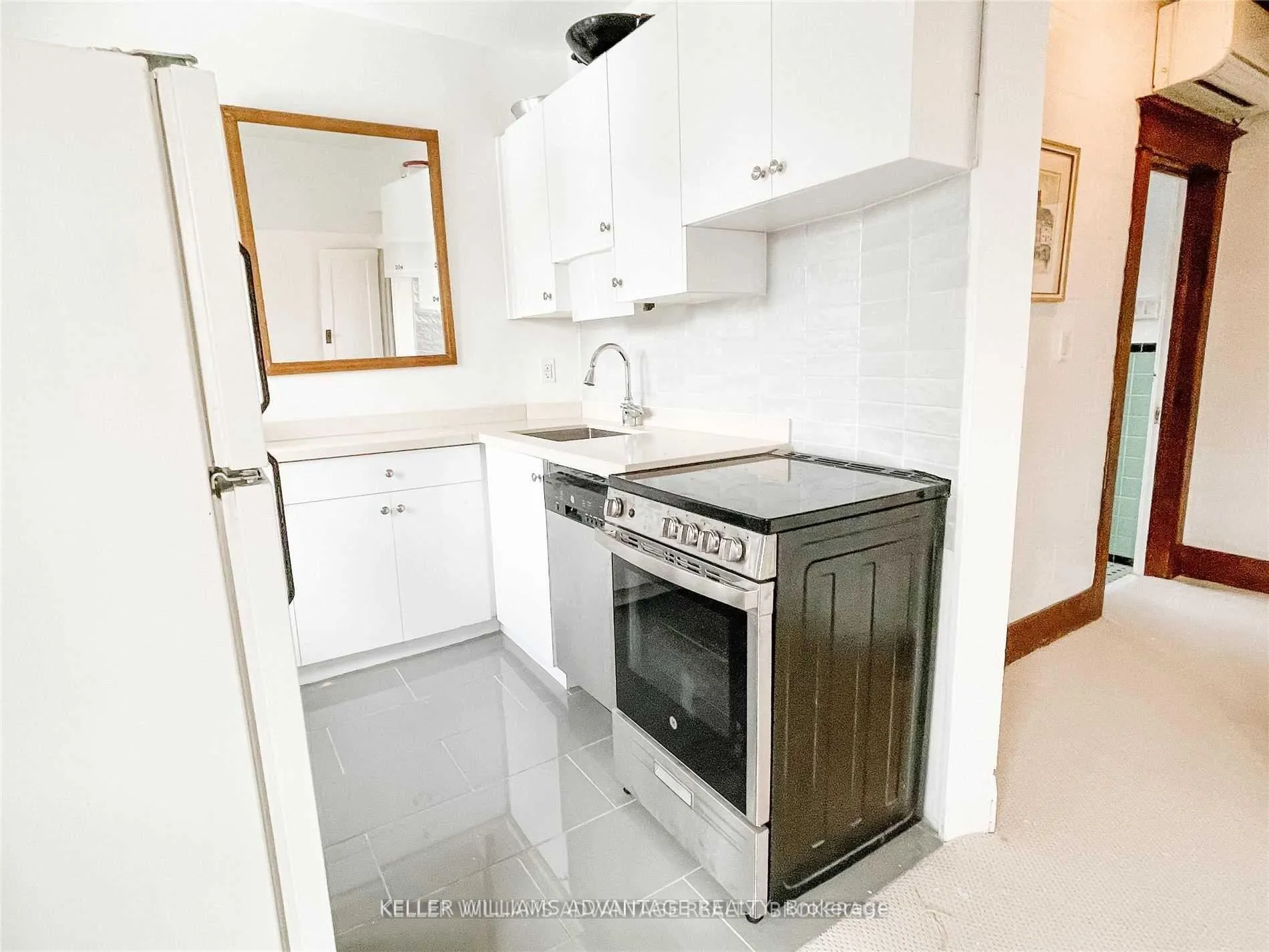 Photo 12 of Unit #Upper, 98 Woodycrest Avenue, Toronto, Danforth Village-East York — HOMEH