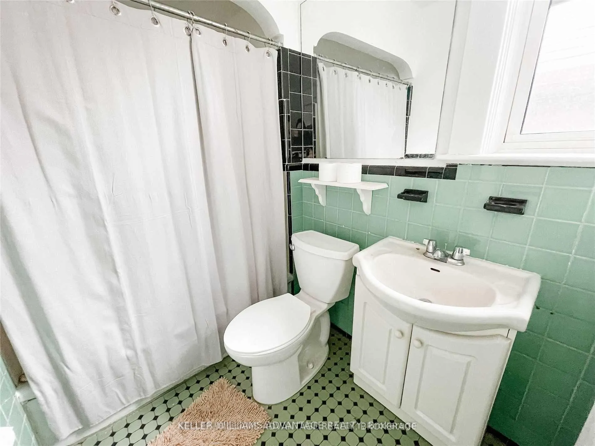 Photo 14 of Unit #Upper, 98 Woodycrest Avenue, Toronto, Danforth Village-East York — HOMEH