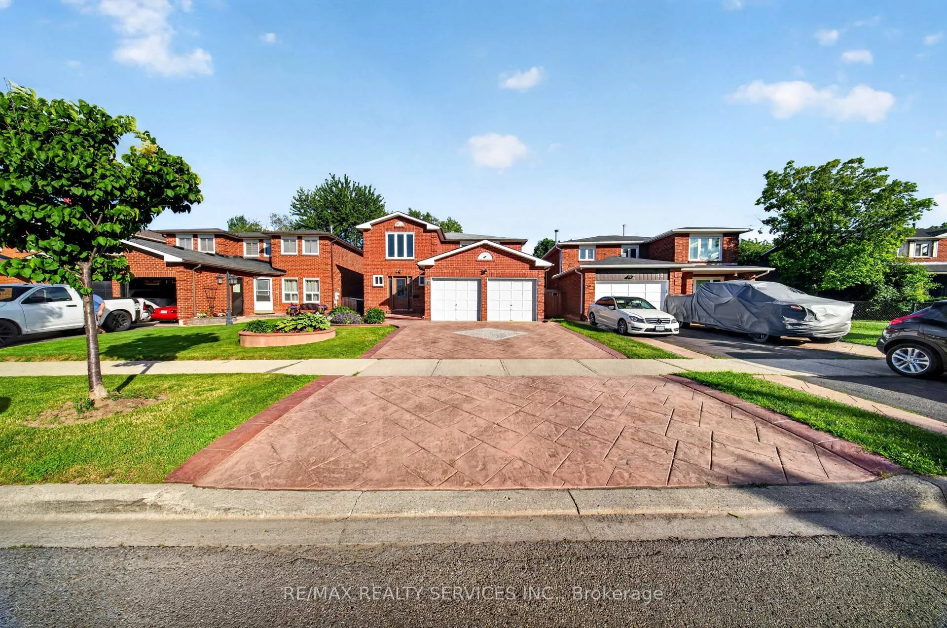 Photo 4 of 14 Gatesgill Street, Brampton, Brampton West — HOMEH