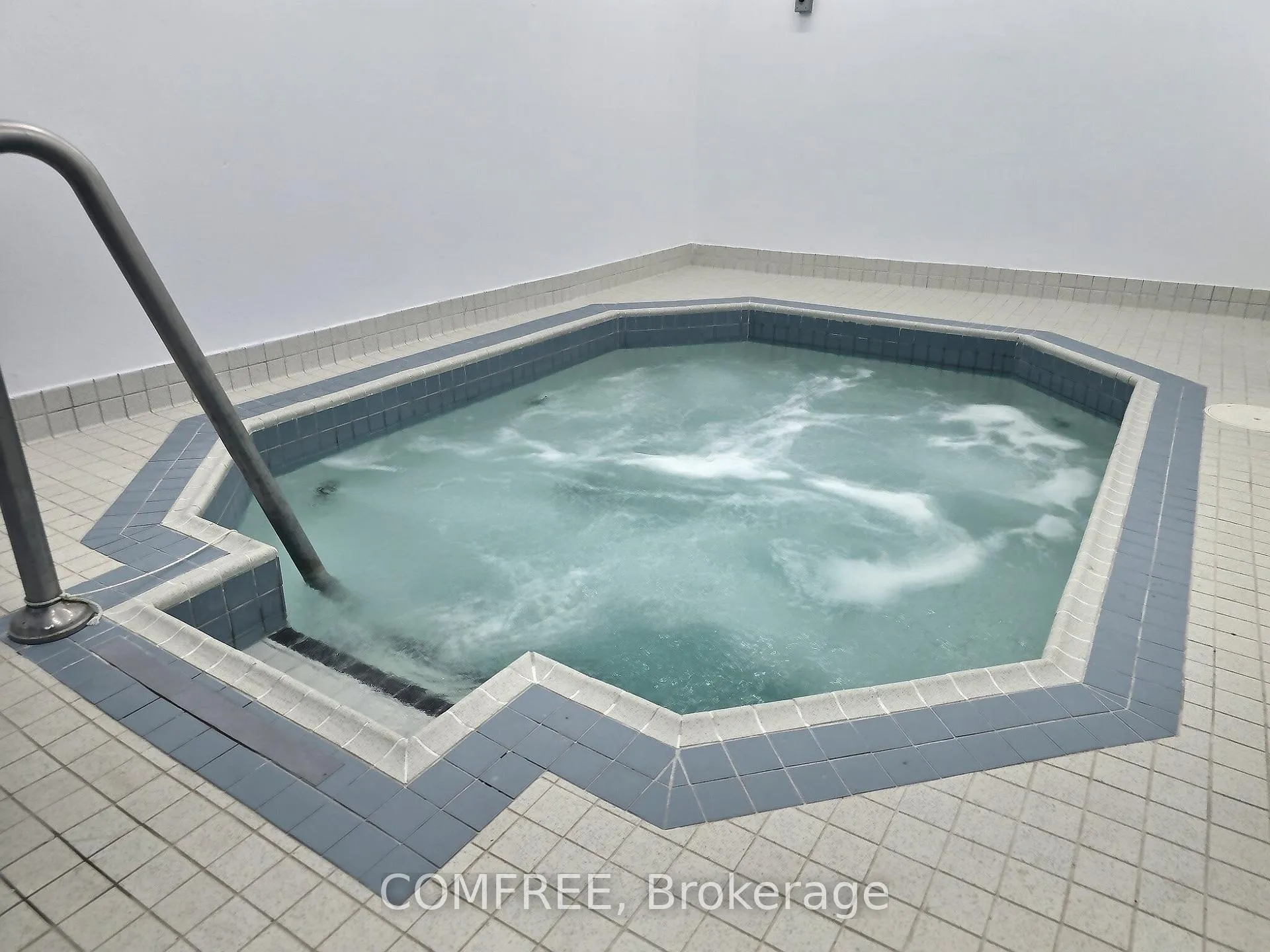 Photo 28 of Unit 1102, 20 McFarlane Drive, Halton Hills, Georgetown — HOMEH