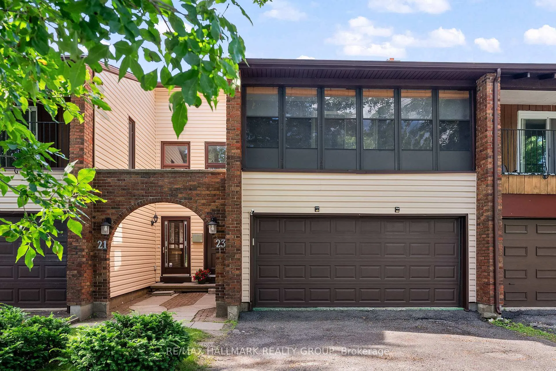Photo 3 of 23 Oberon Street, Ottawa, Westcliffe Estates — HOMEH