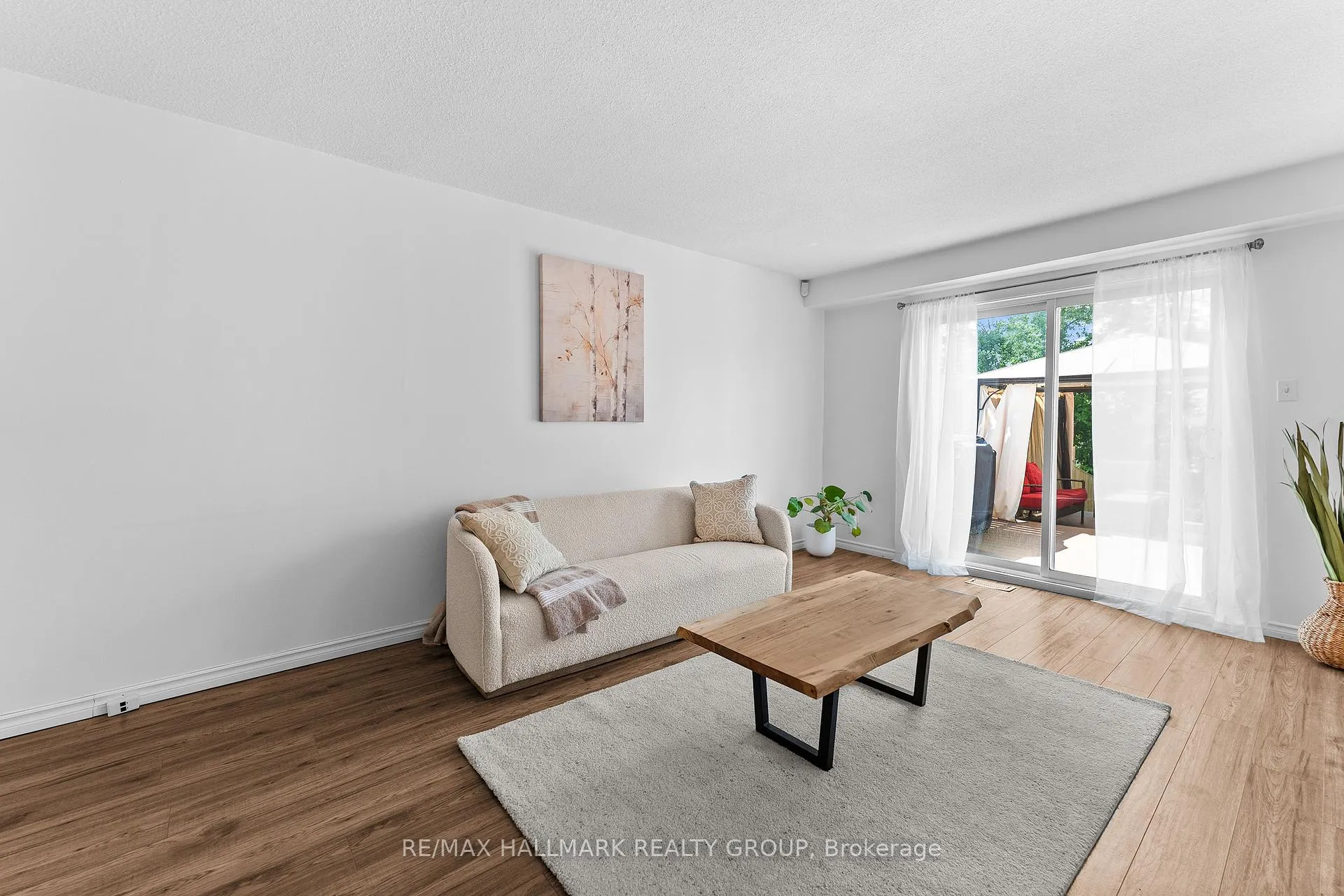 Photo 13 of 23 Oberon Street, Ottawa, Westcliffe Estates — HOMEH