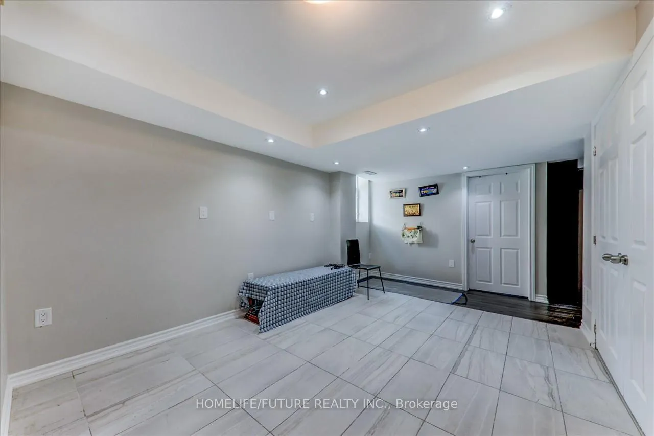 Photo 8 of Unit Bsmt, 49 Peppermint Close, Brampton, Brampton East — HOMEH