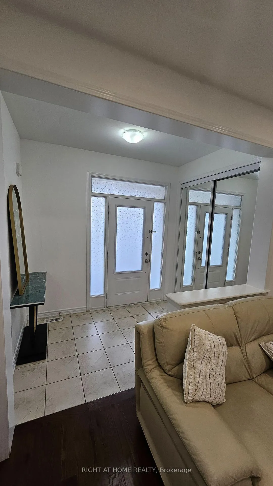 Photo 4 of Unit Upper, 1206 Duignan Crescent, Milton, Ford — HOMEH