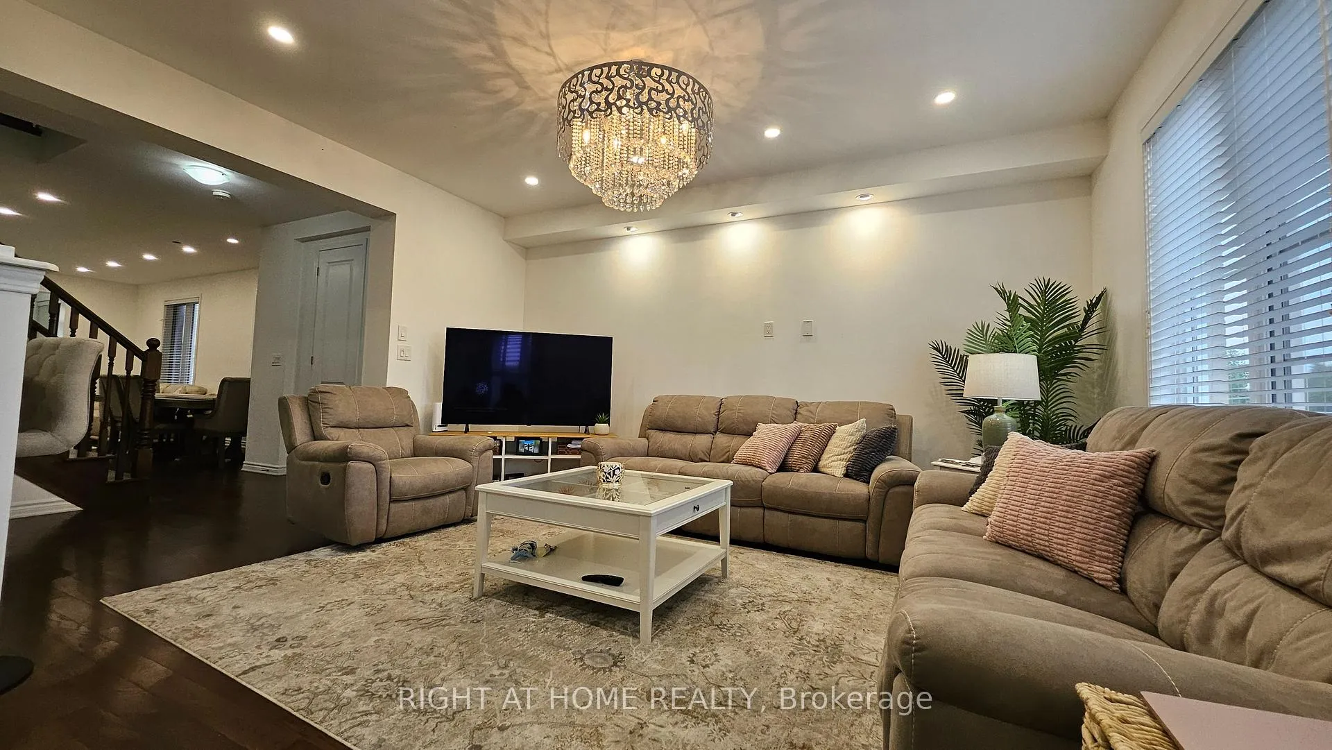 Photo 9 of Unit Upper, 1206 Duignan Crescent, Milton, Ford — HOMEH