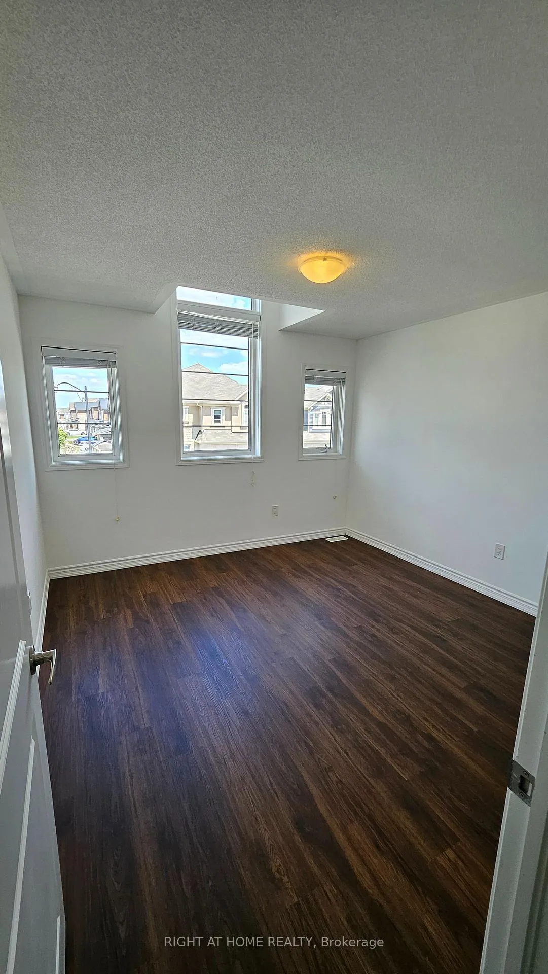Photo 24 of Unit Upper, 1206 Duignan Crescent, Milton, Ford — HOMEH