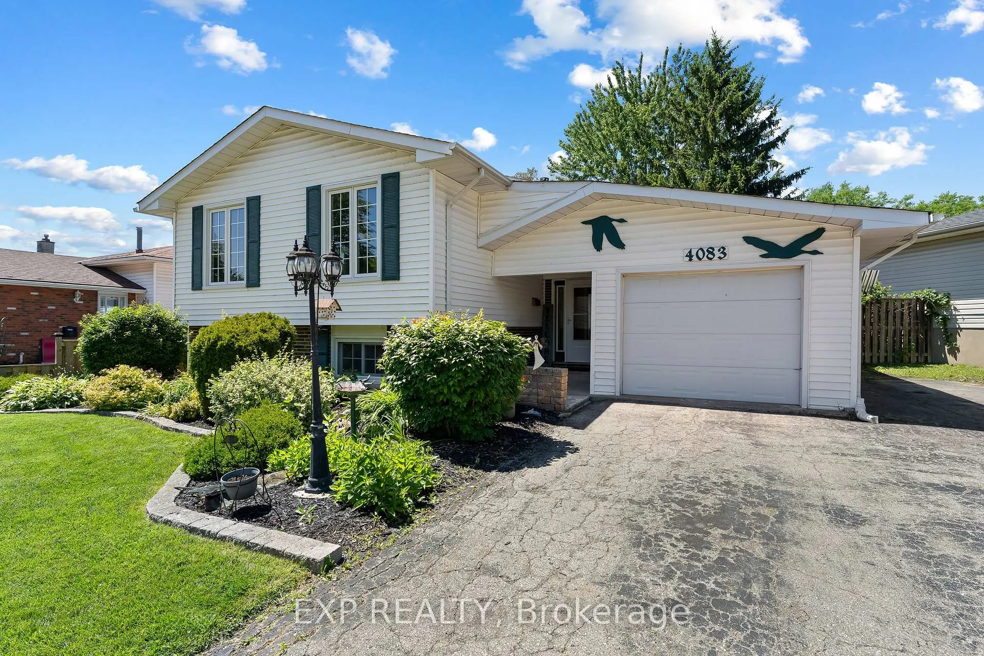 Photo 1 of 4083 Brookdale Drive, Niagara Falls, Ascot — HOMEH