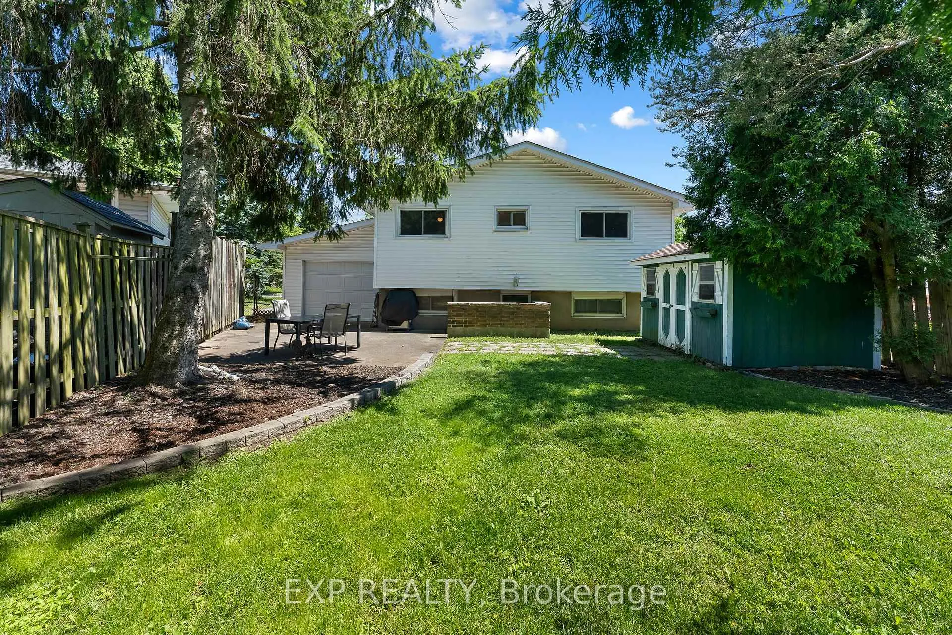 Photo 2 of 4083 Brookdale Drive, Niagara Falls, Ascot — HOMEH