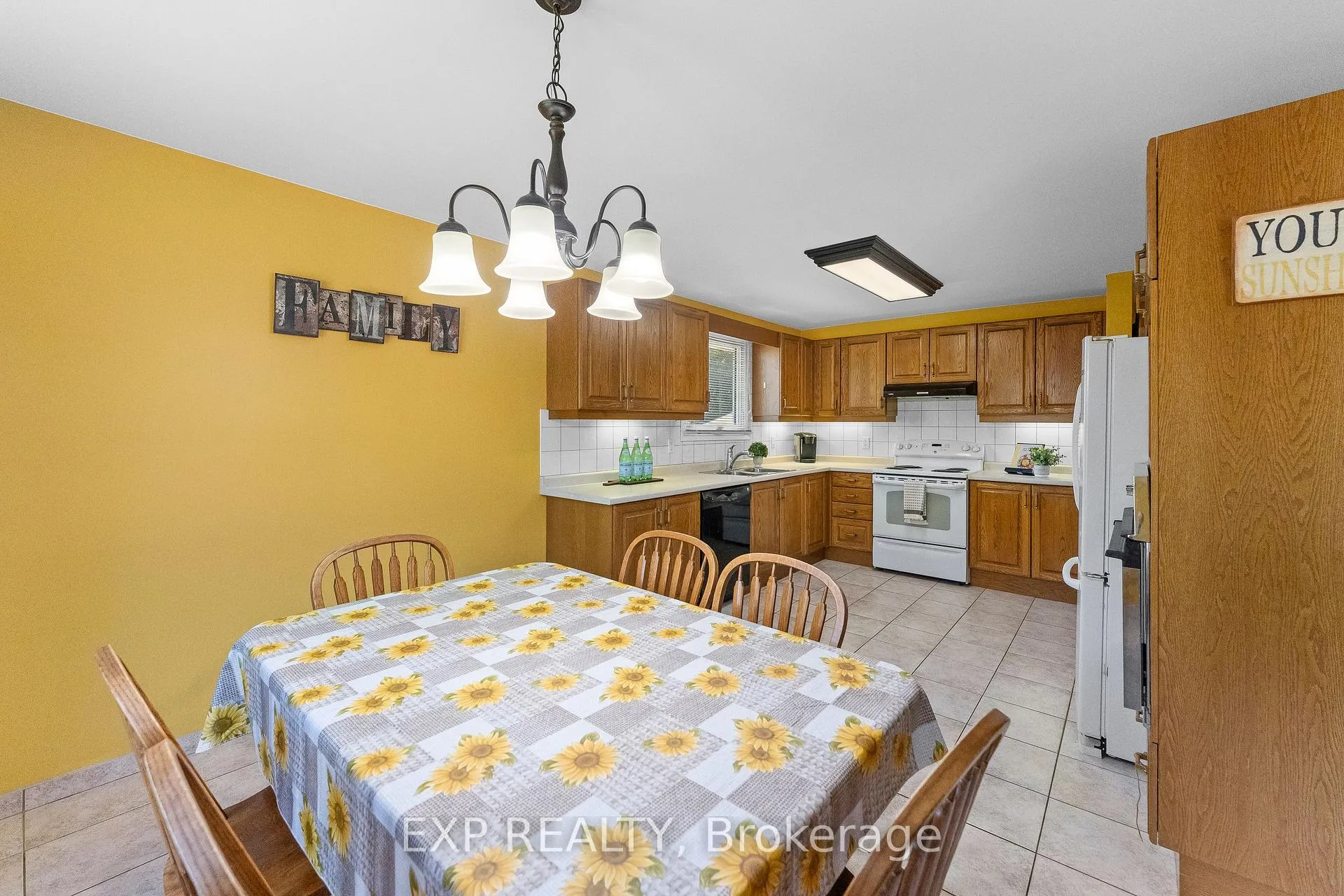 Photo 11 of 4083 Brookdale Drive, Niagara Falls, Ascot — HOMEH
