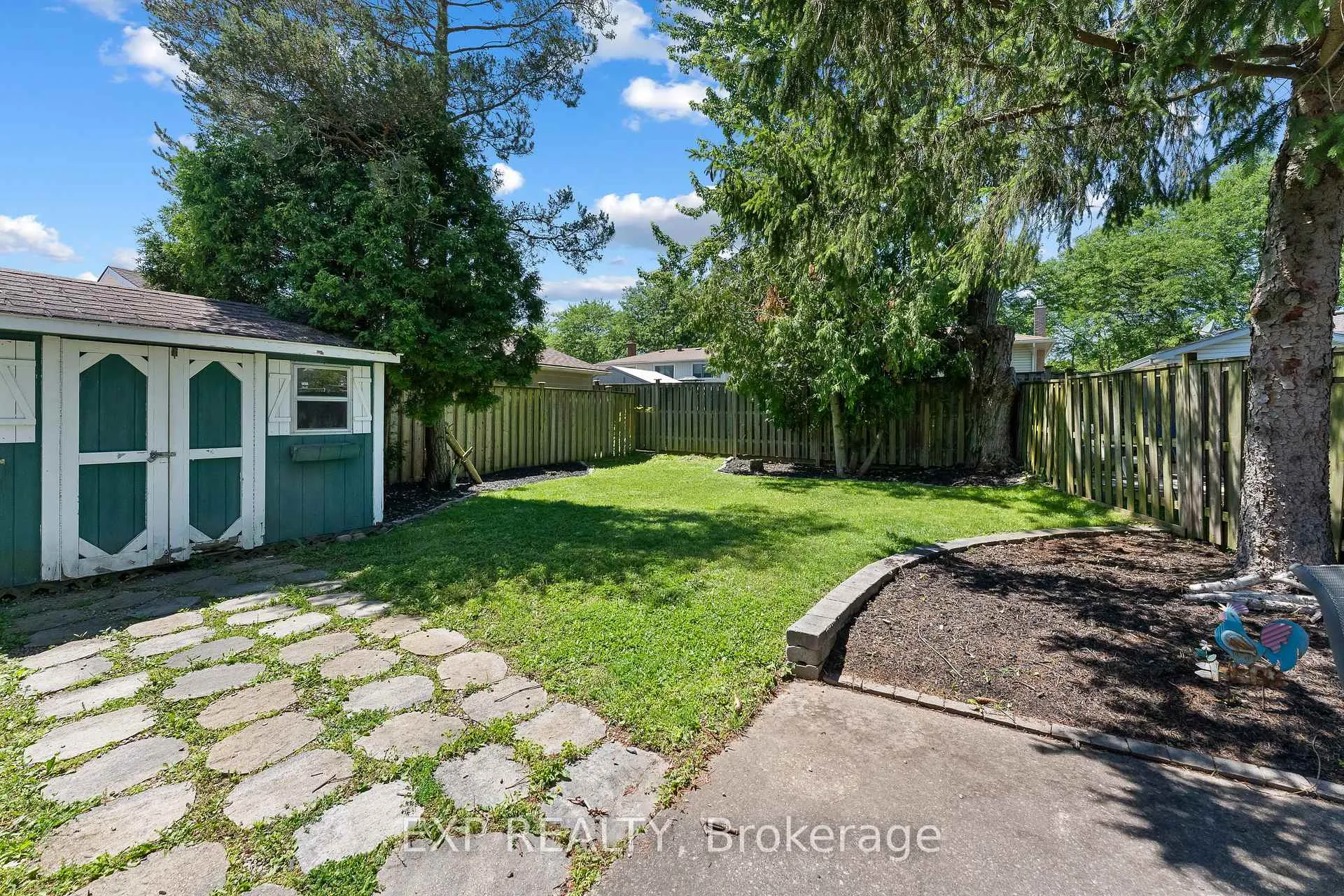 Photo 43 of 4083 Brookdale Drive, Niagara Falls, Ascot — HOMEH