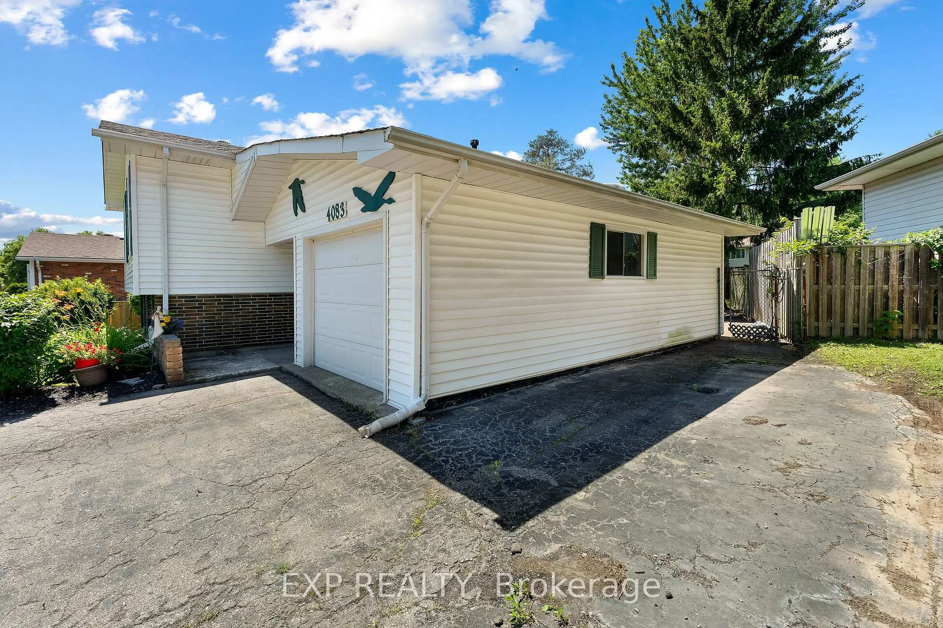 Photo 45 of 4083 Brookdale Drive, Niagara Falls, Ascot — HOMEH