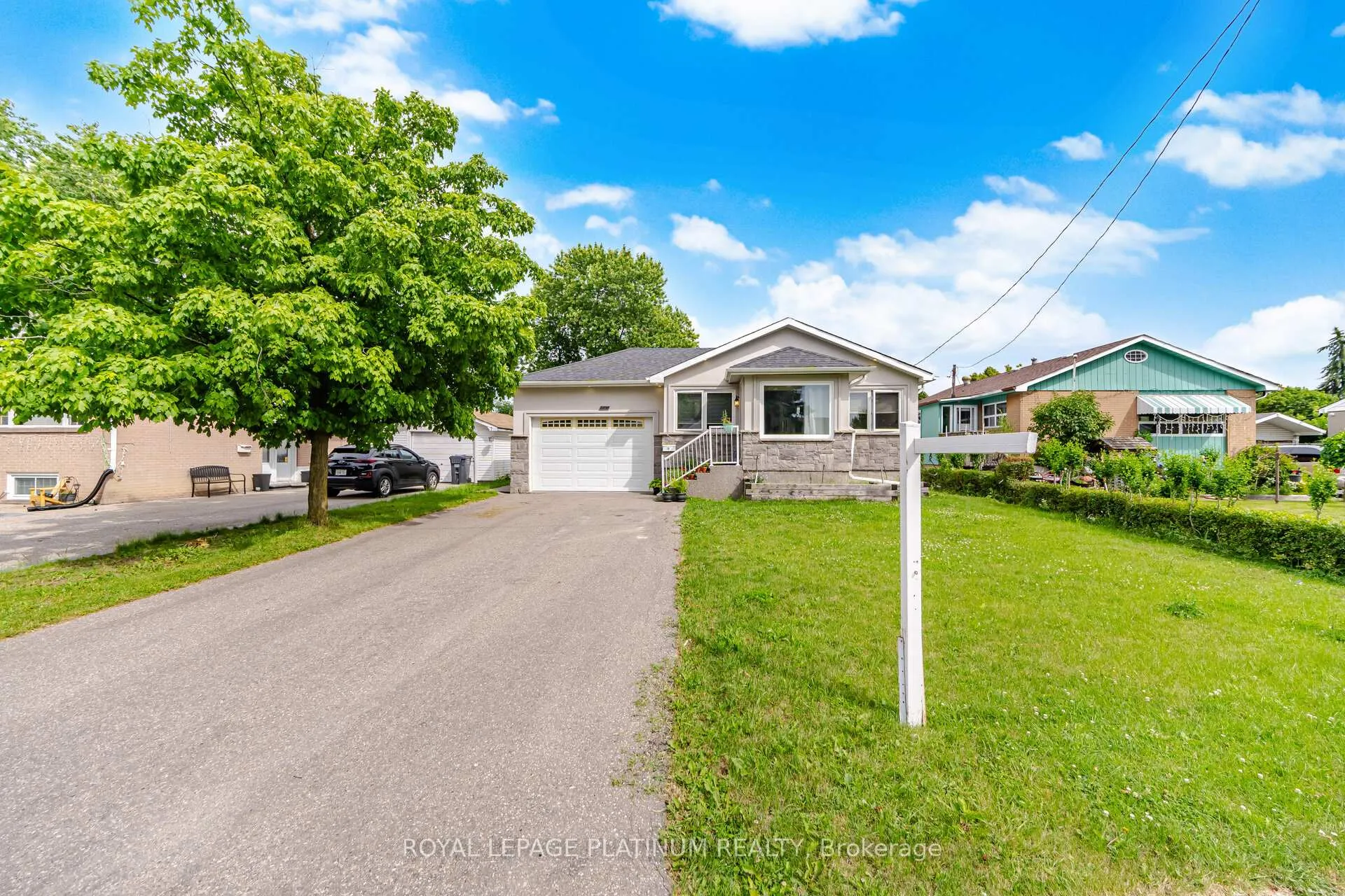 Photo 2 of 19 Golding Avenue, Brampton, Brampton East — HOMEH