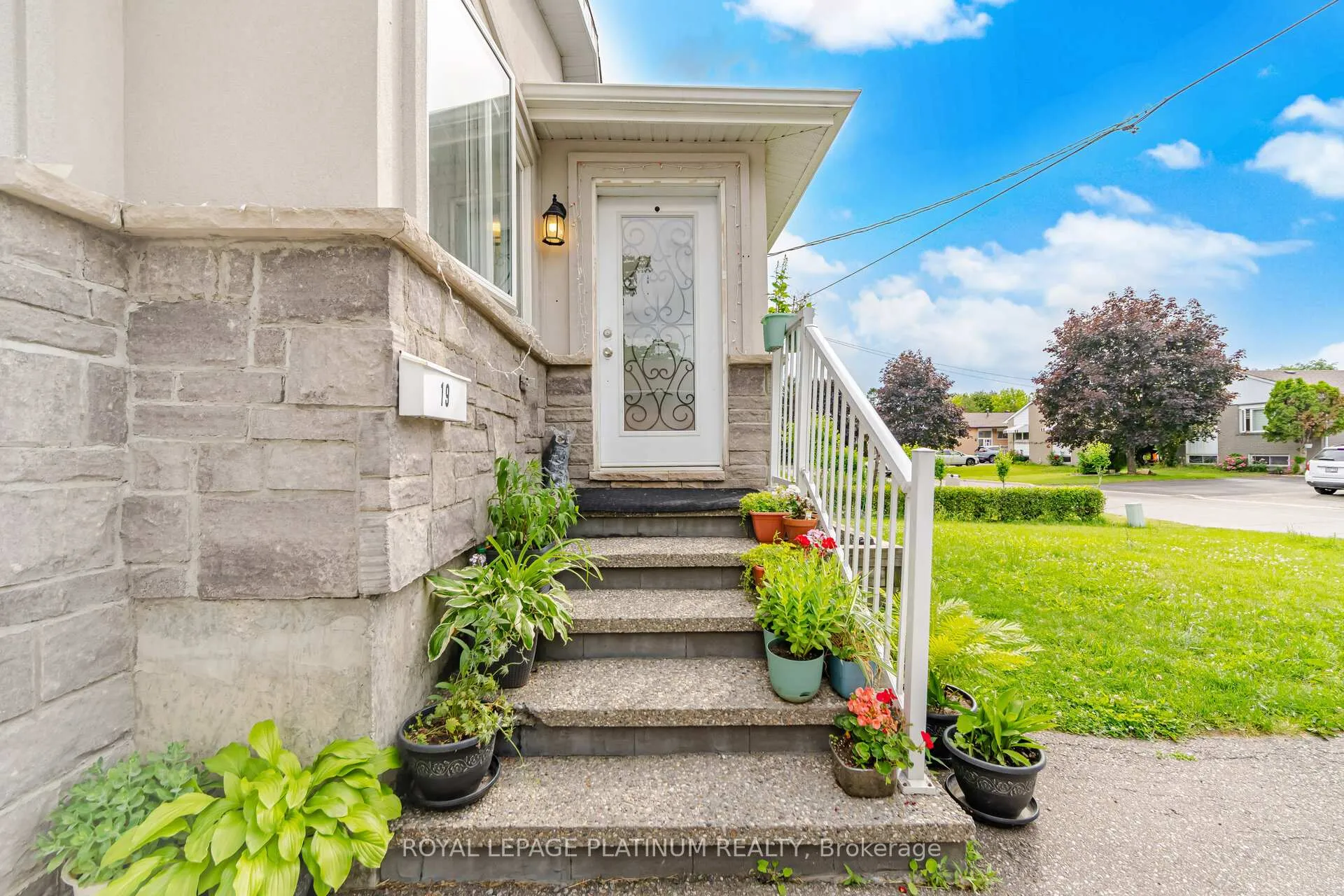 Photo 4 of 19 Golding Avenue, Brampton, Brampton East — HOMEH