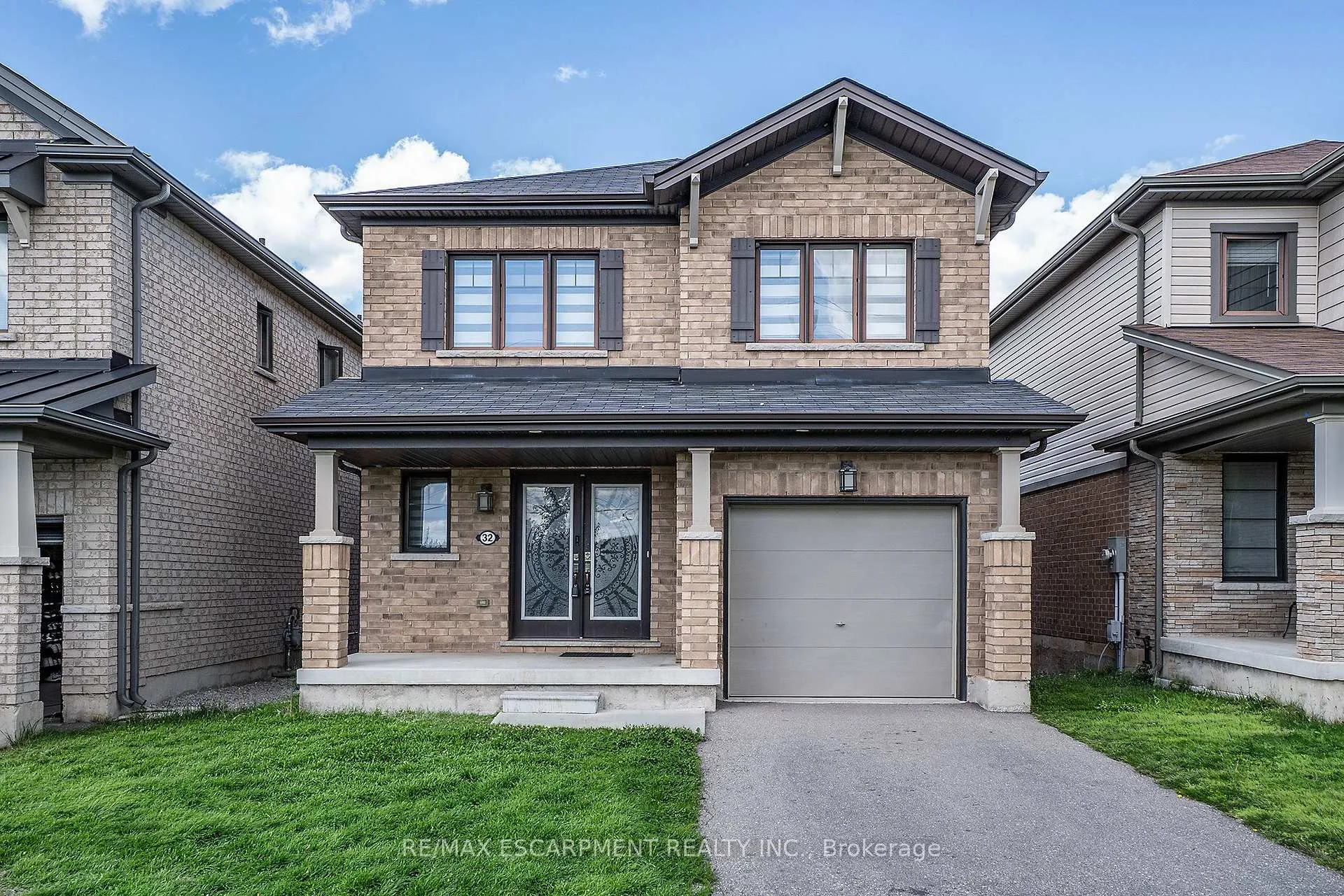 Photo 1 of 32 Hedges Crescent, Hamilton, Stoney Creek Mountain — HOMEH