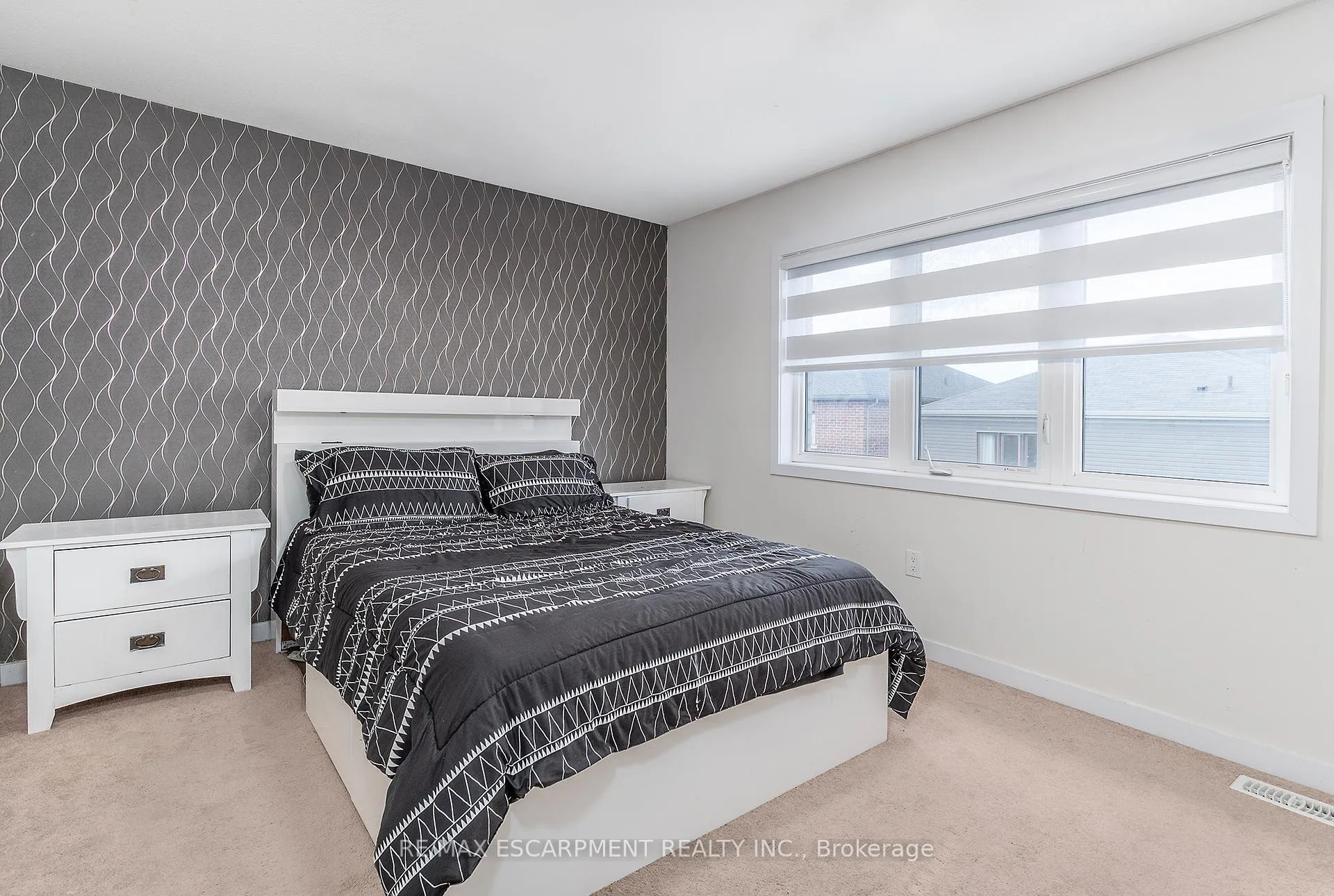 Photo 12 of 32 Hedges Crescent, Hamilton, Stoney Creek Mountain — HOMEH
